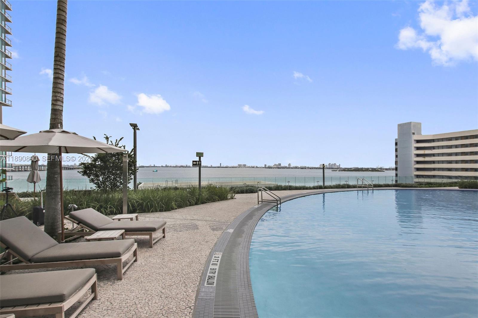 PARAISO BAY CONDO - Residential