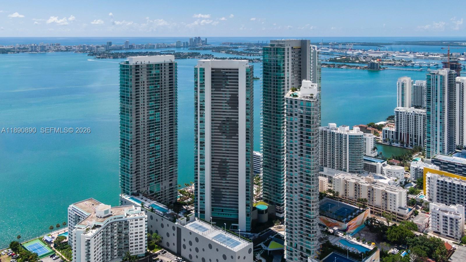 PARAISO BAY CONDO - Residential