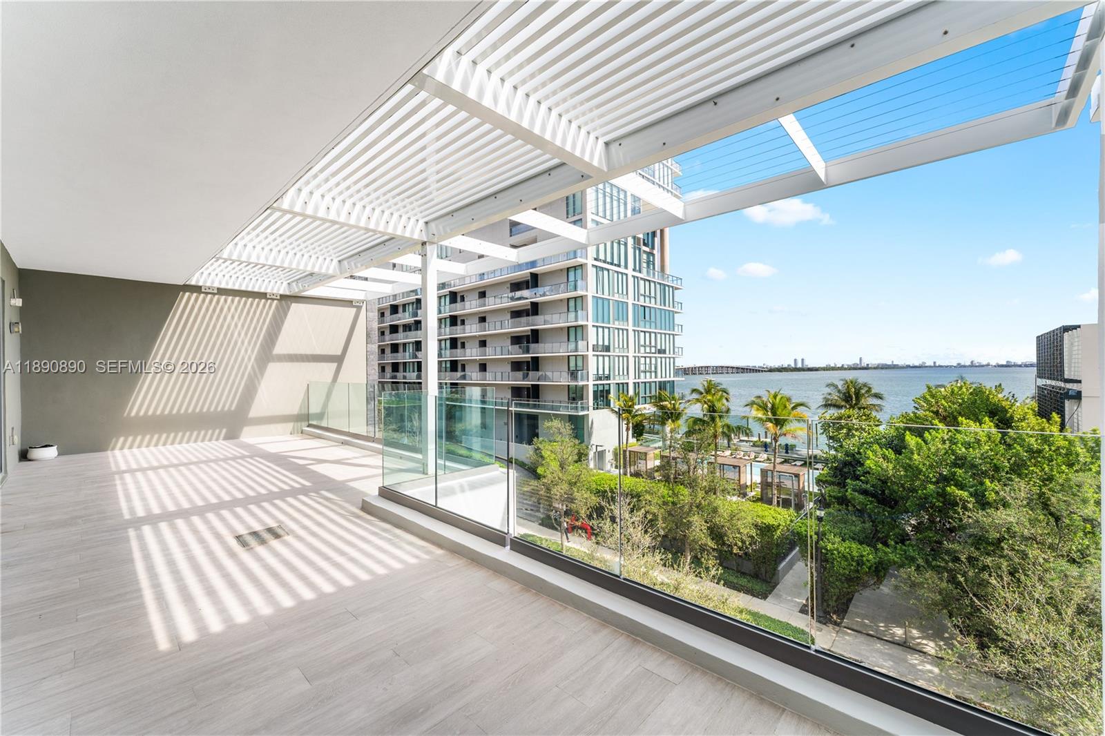 PARAISO BAY CONDO - Residential