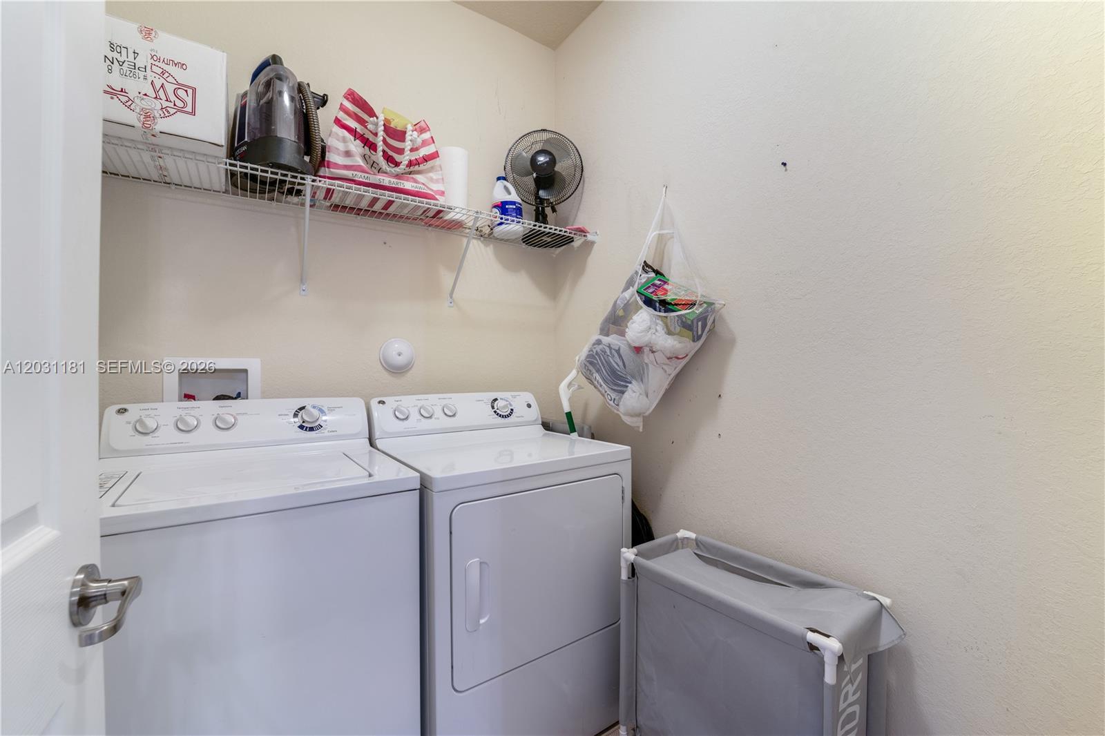 KENDALL COMMONS TOWNHOMES - Residential