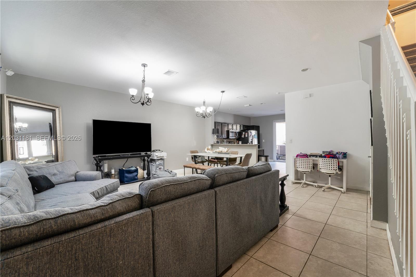 KENDALL COMMONS TOWNHOMES - Residential