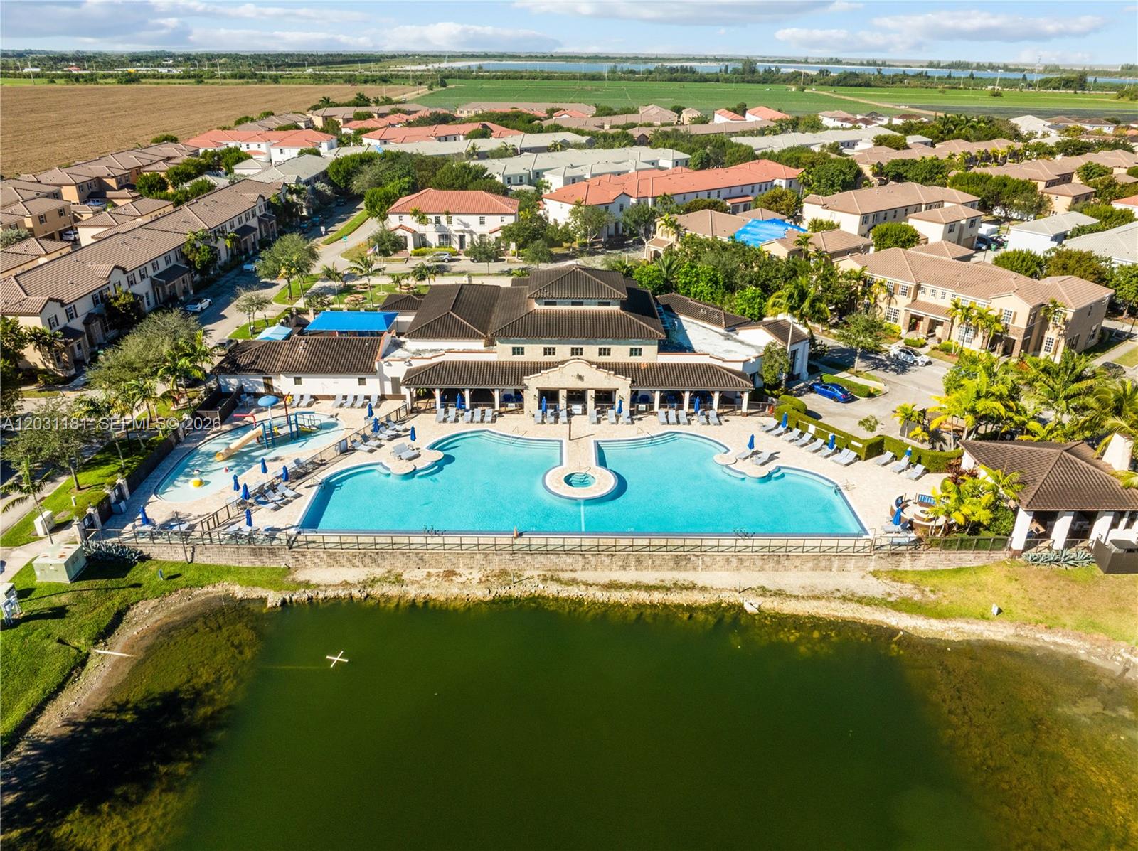 KENDALL COMMONS TOWNHOMES - Residential