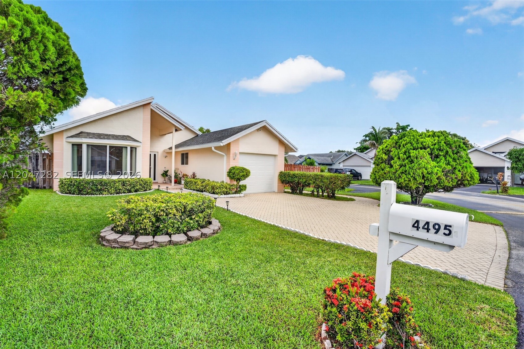 SPRINGTREE LAKES - Residential