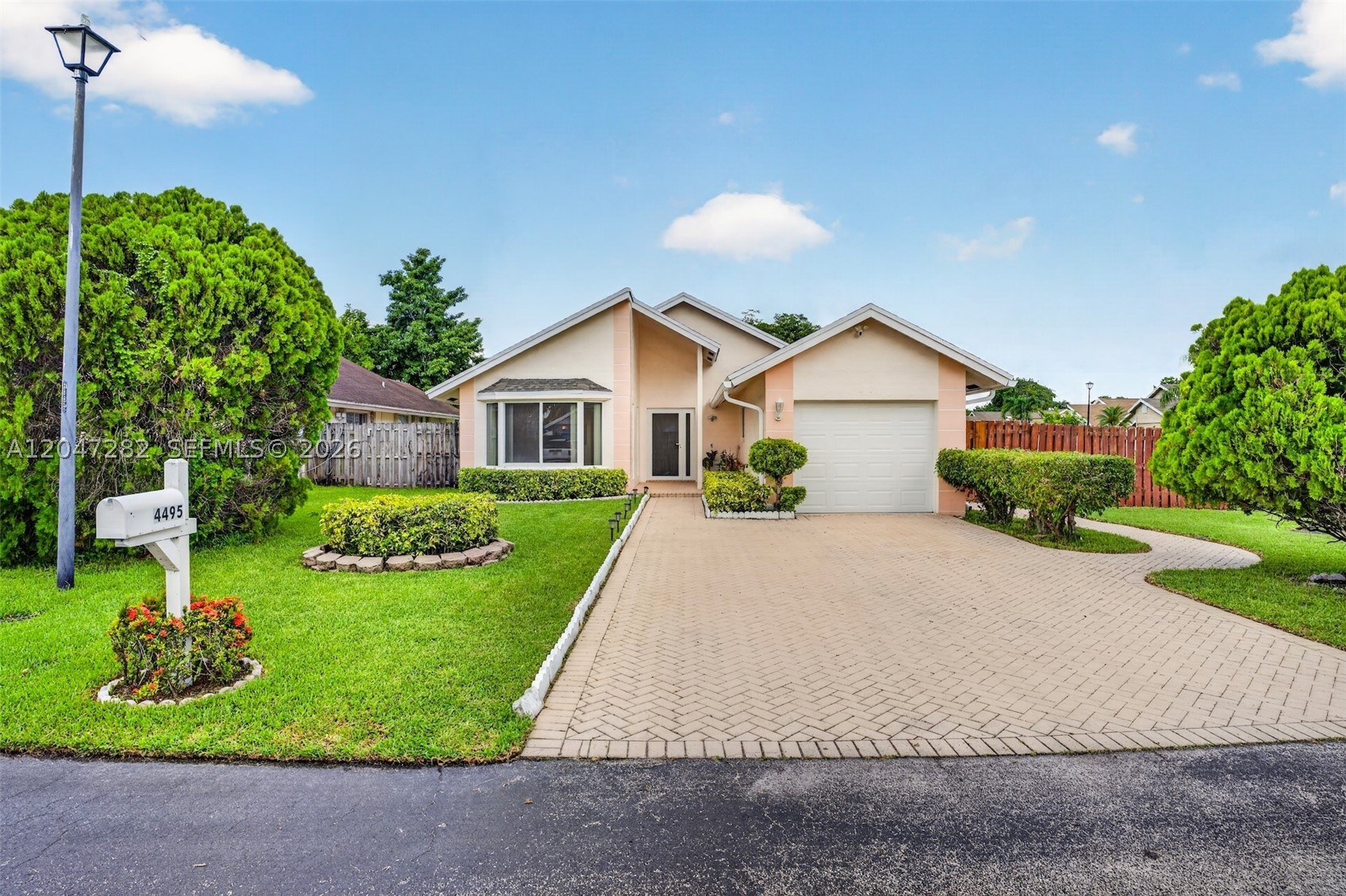 SPRINGTREE LAKES - Residential