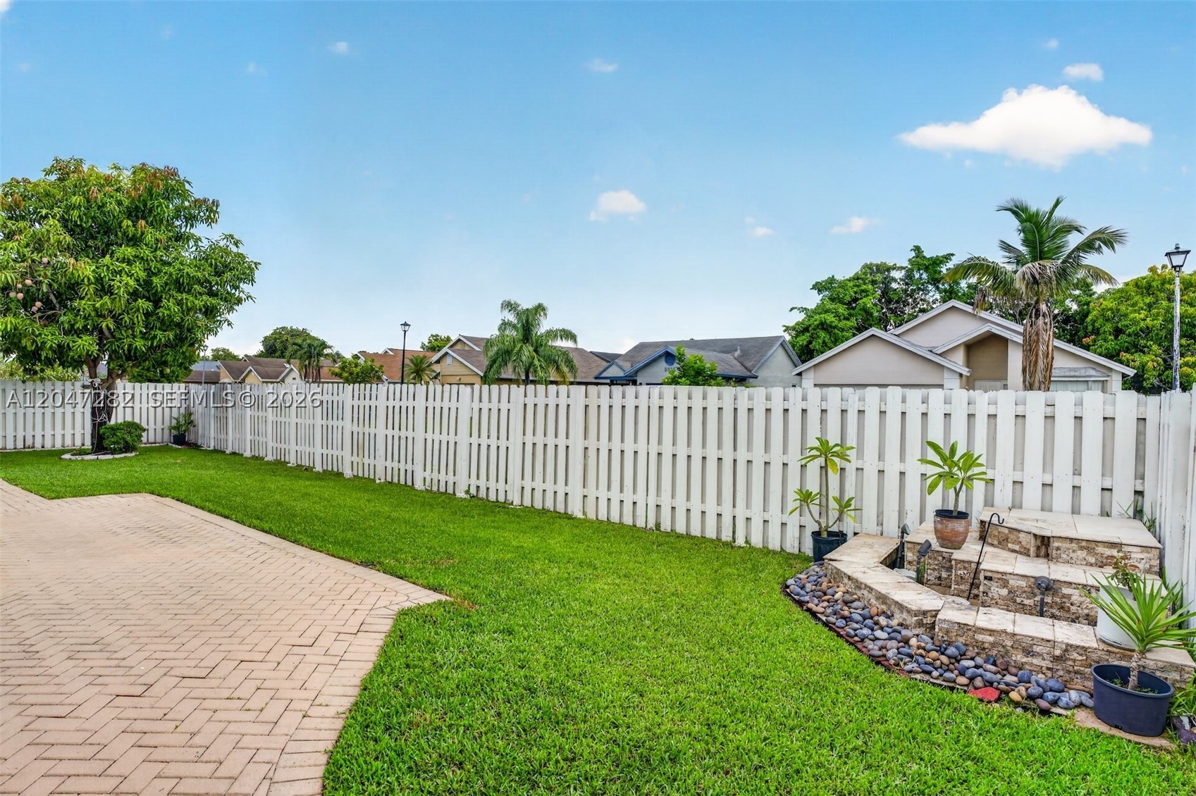 SPRINGTREE LAKES - Residential