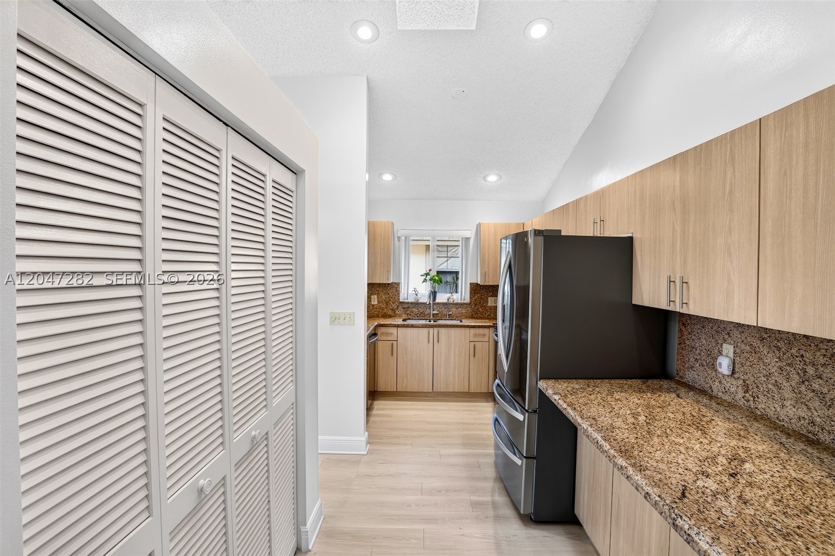 SPRINGTREE LAKES - Residential