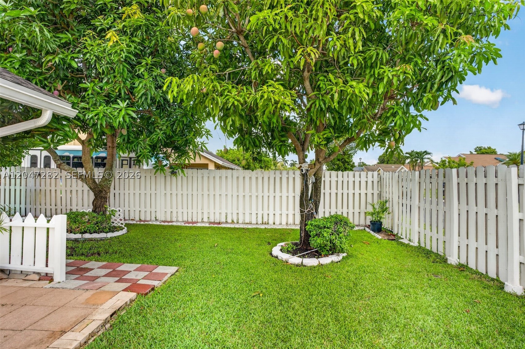 SPRINGTREE LAKES - Residential