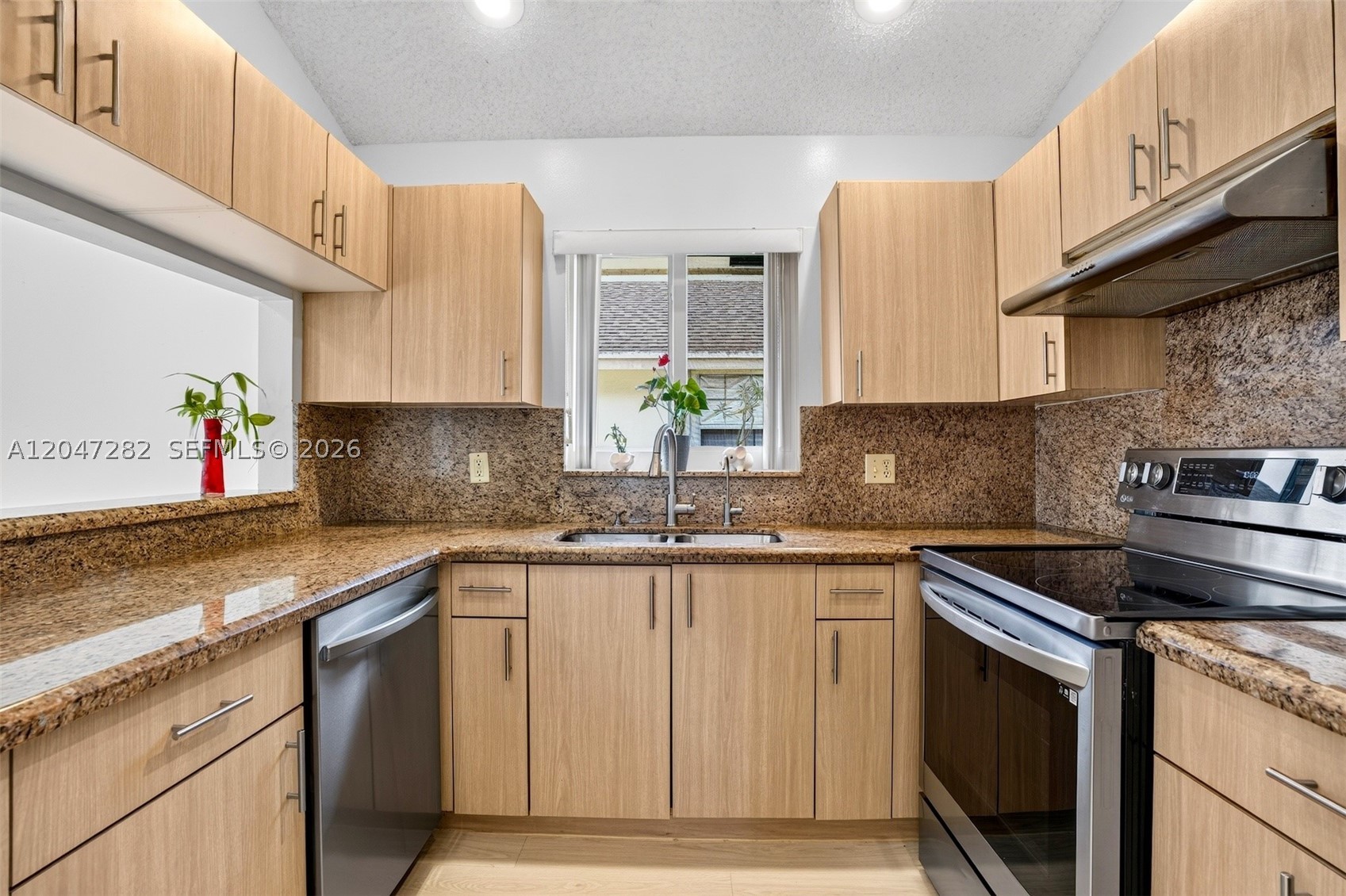 SPRINGTREE LAKES - Residential