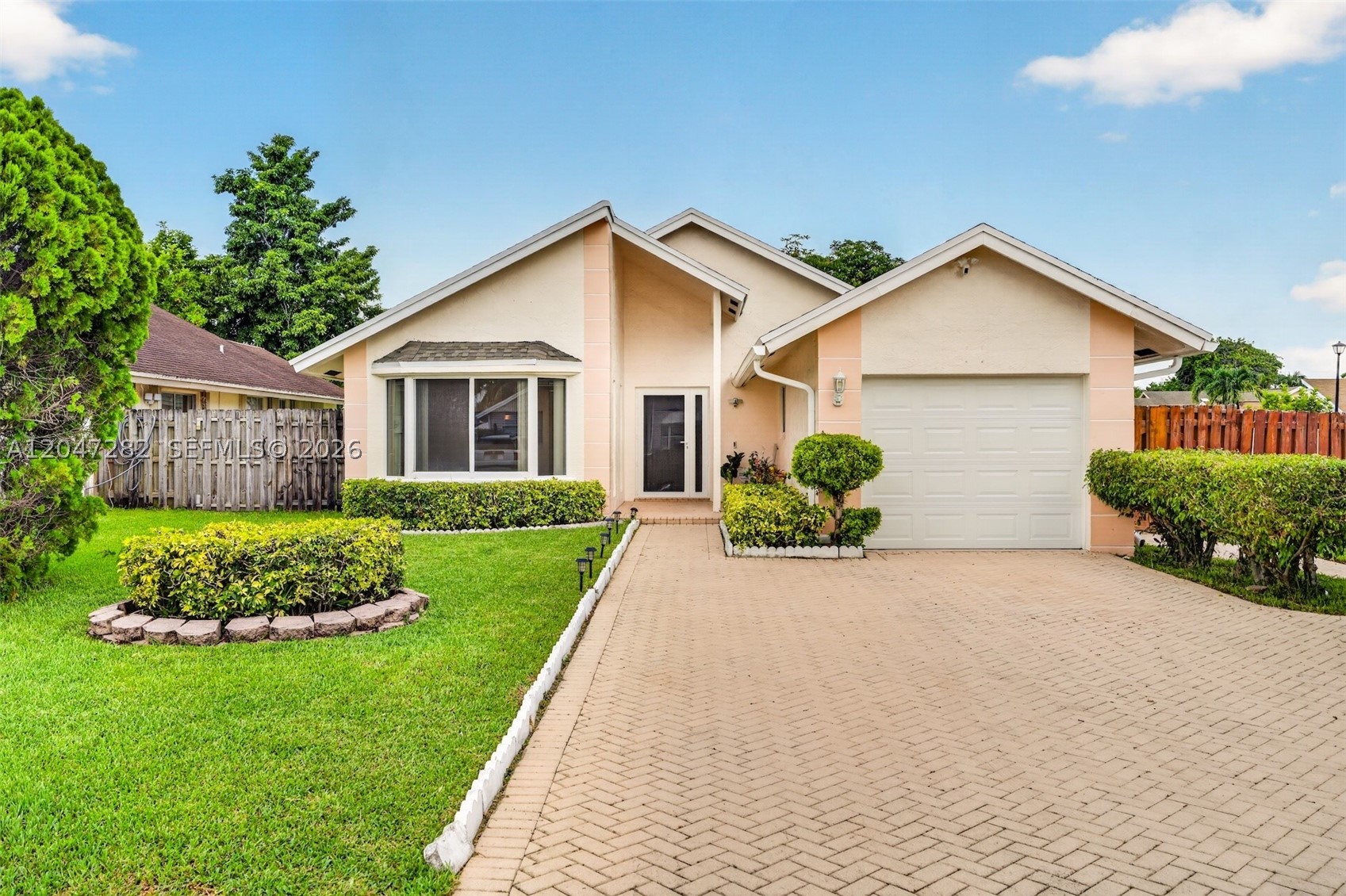SPRINGTREE LAKES - Residential