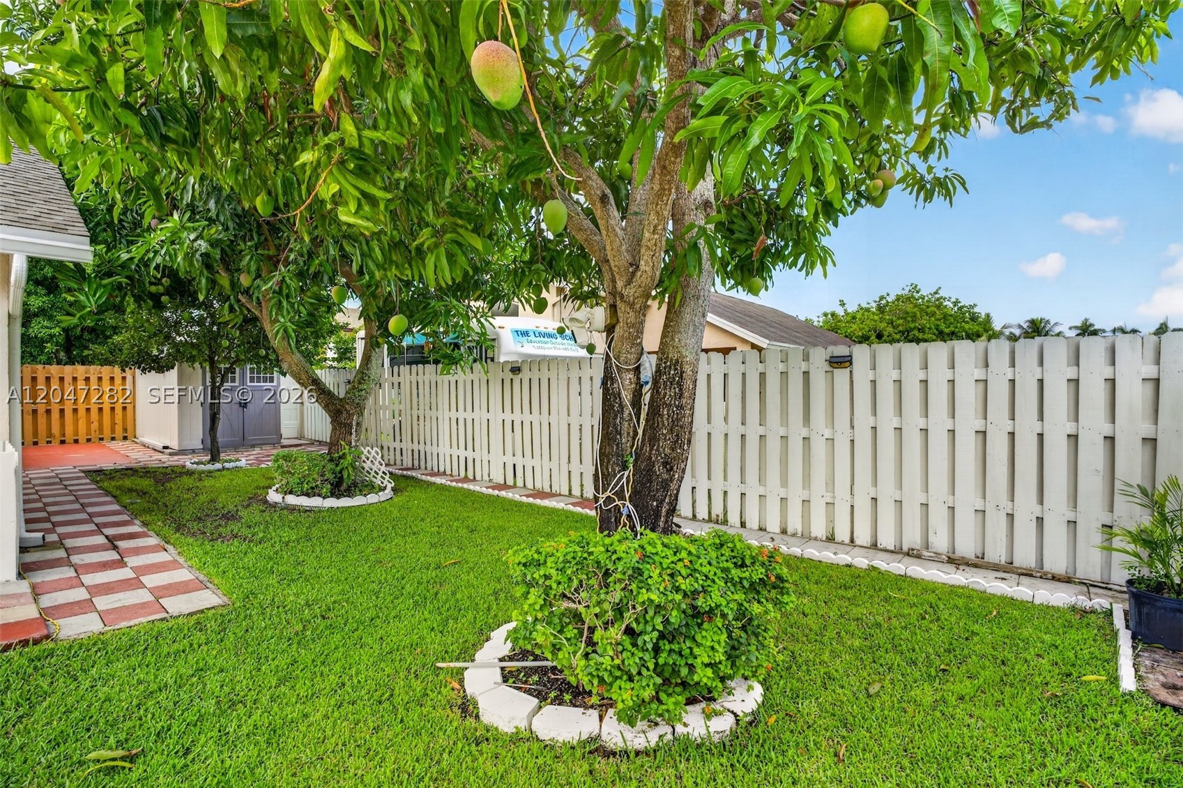 SPRINGTREE LAKES - Residential