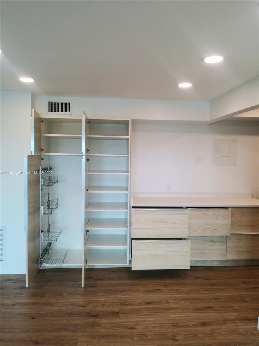 MIDDLE RIVER TOWER CONDO - Residential Lease