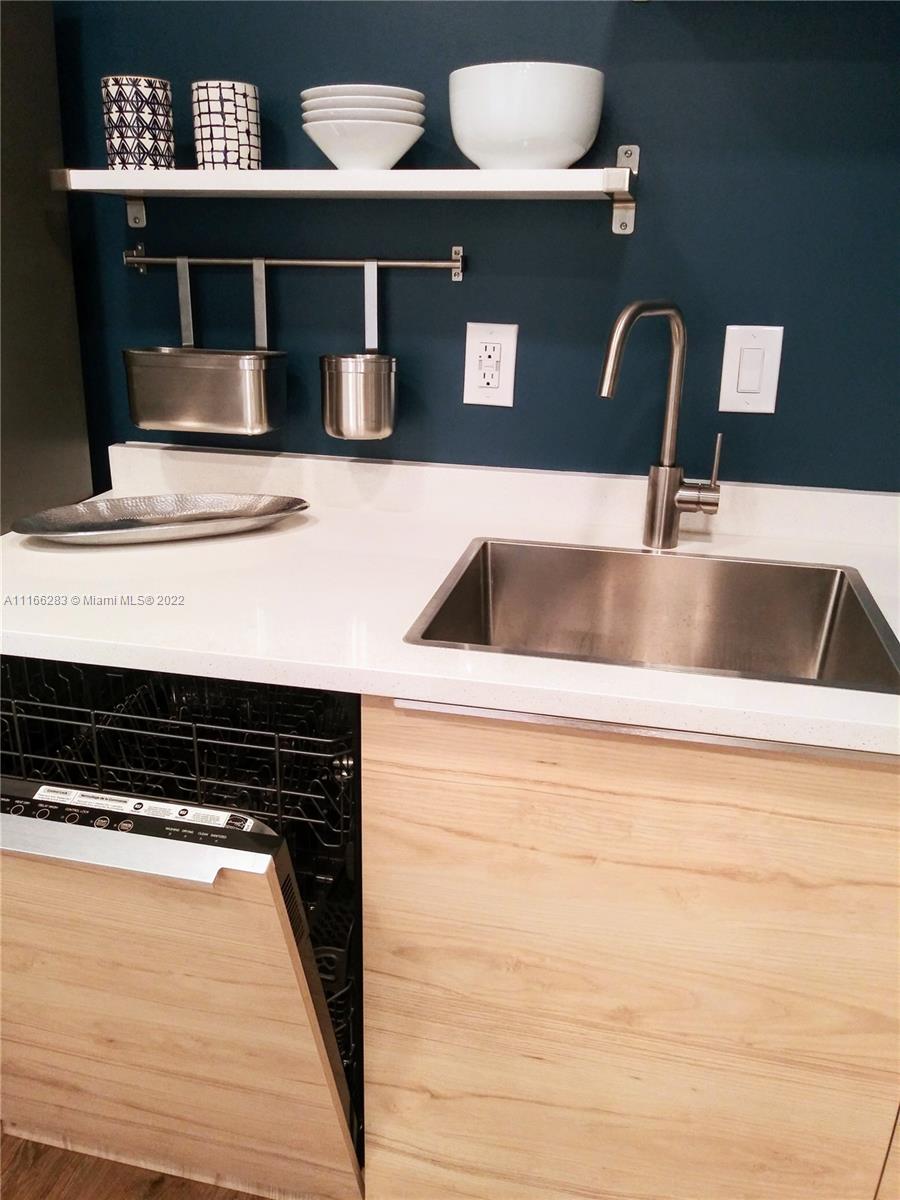 MIDDLE RIVER TOWER CONDO - Residential Lease