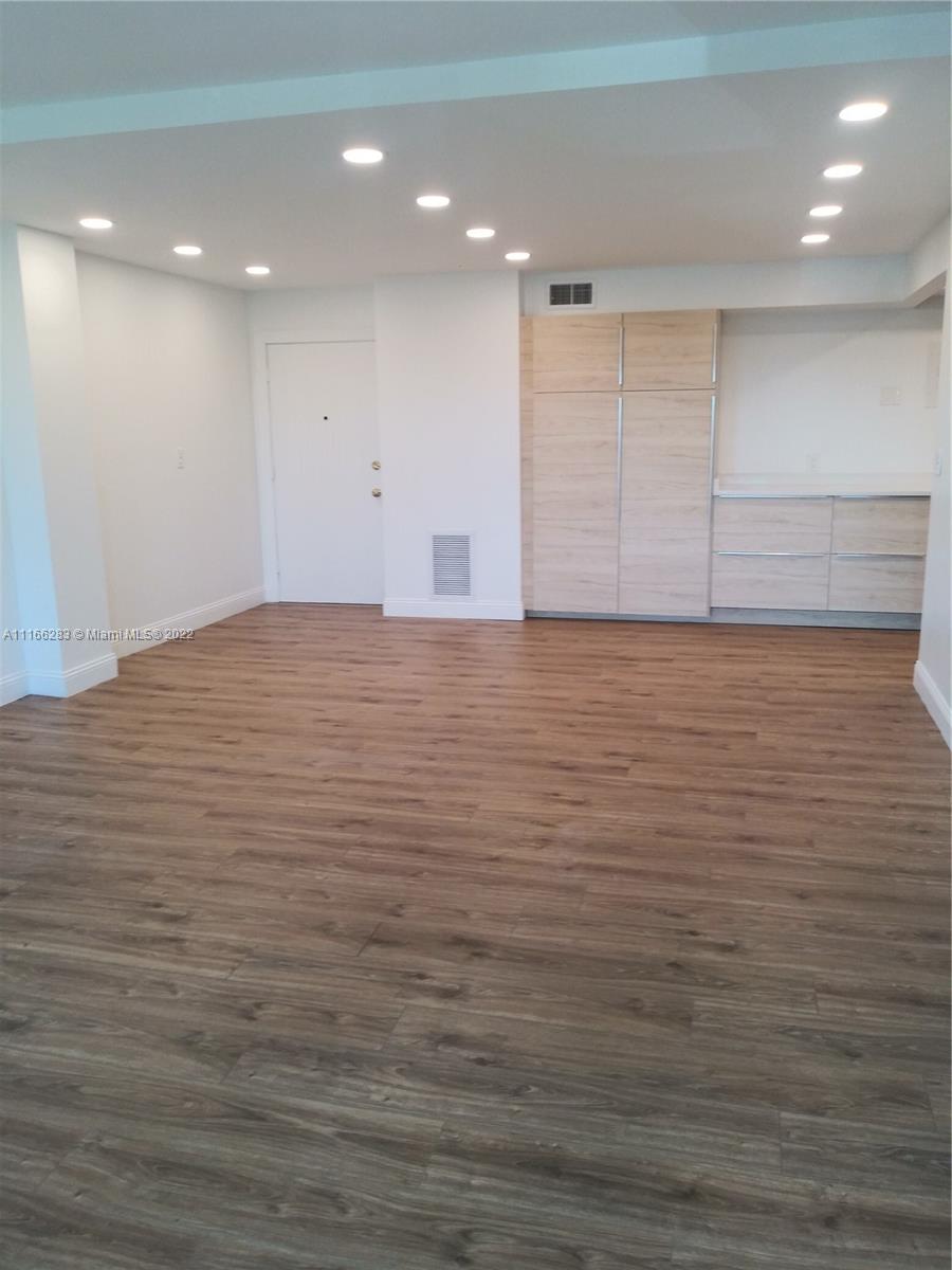MIDDLE RIVER TOWER CONDO - Residential Lease