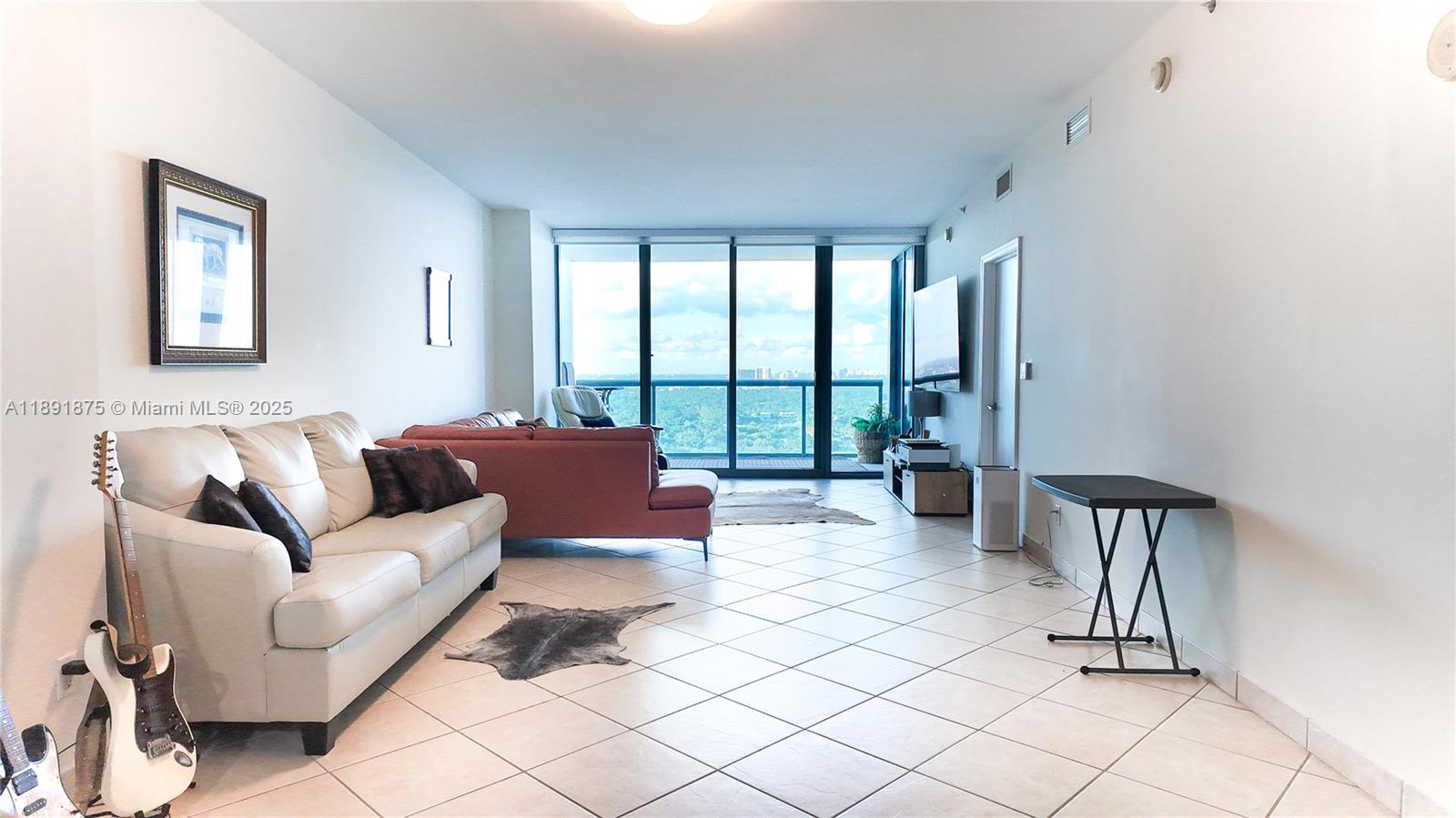 BLUE CONDO - Residential