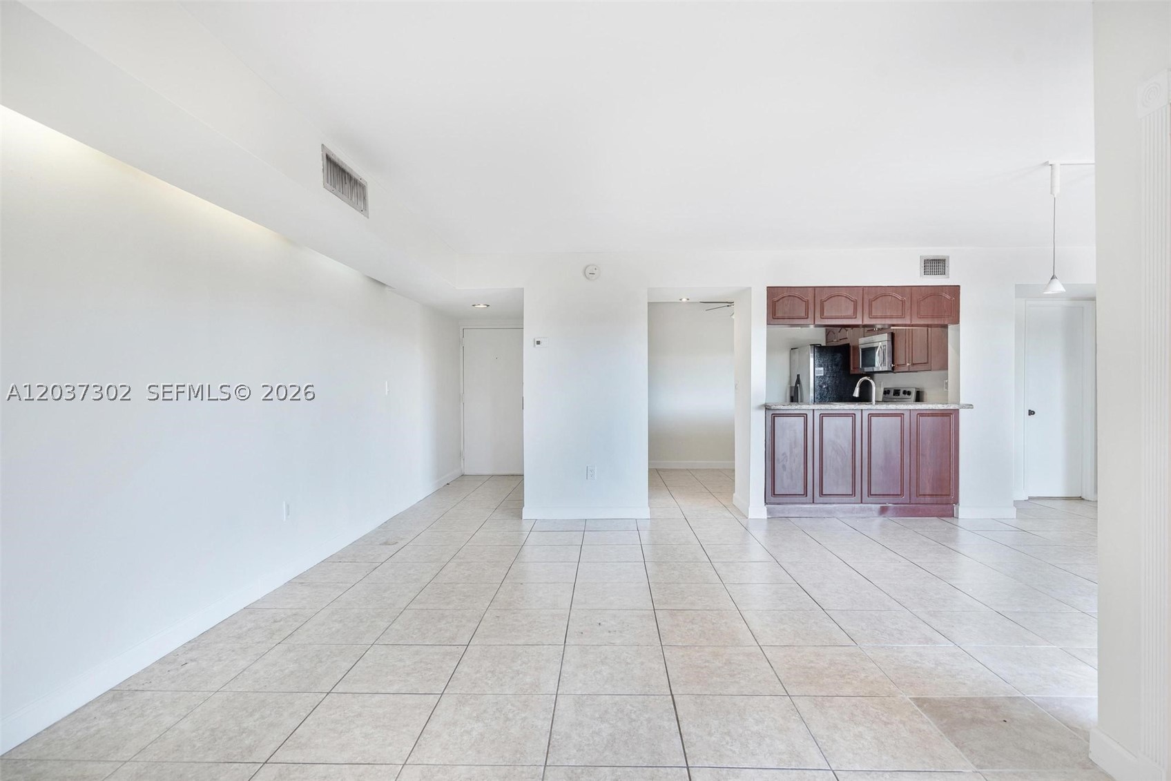 KENLAND BEND SOUTH CONDO - Residential Lease