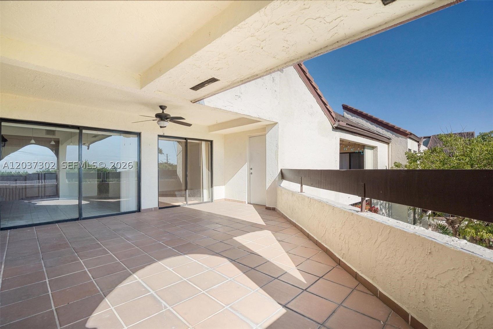 KENLAND BEND SOUTH CONDO - Residential Lease