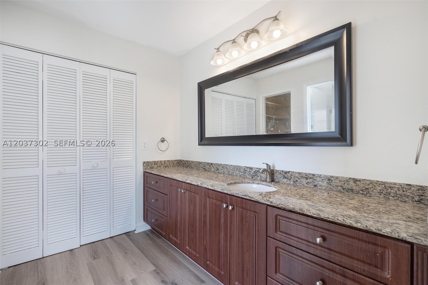 KENLAND BEND SOUTH CONDO - Residential Lease