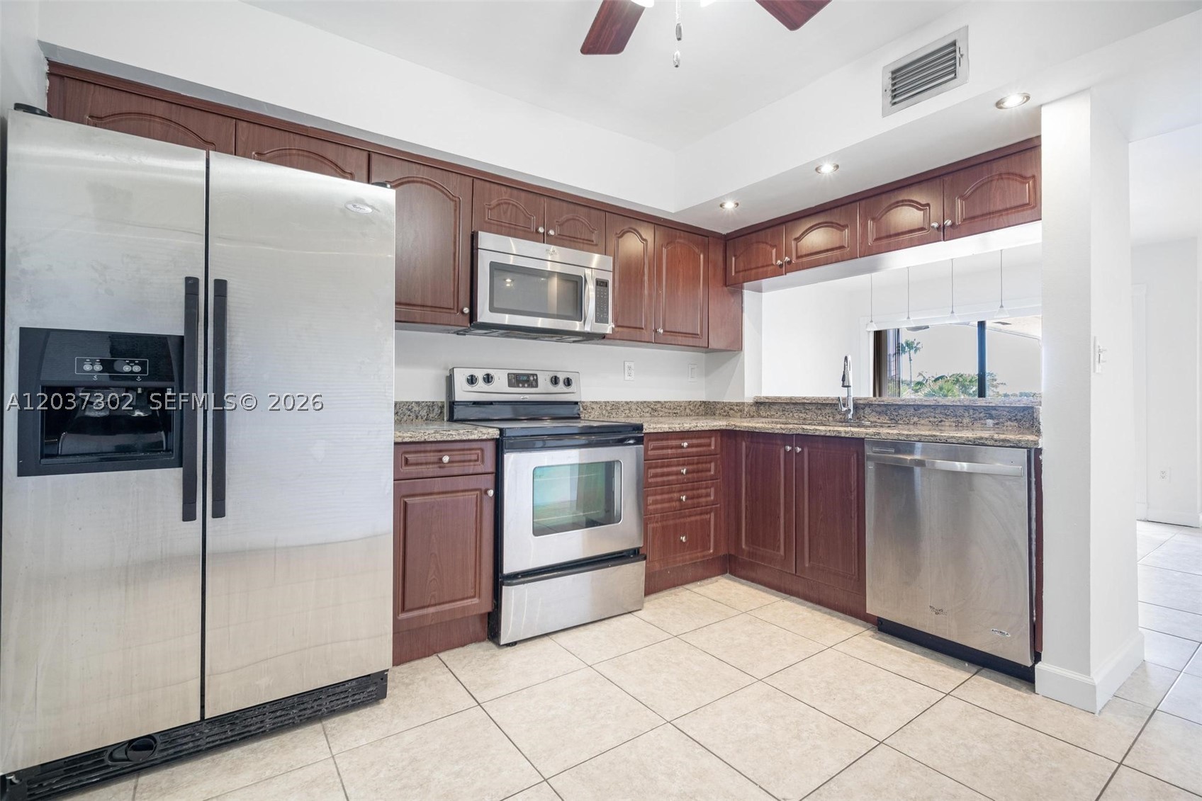 KENLAND BEND SOUTH CONDO - Residential Lease