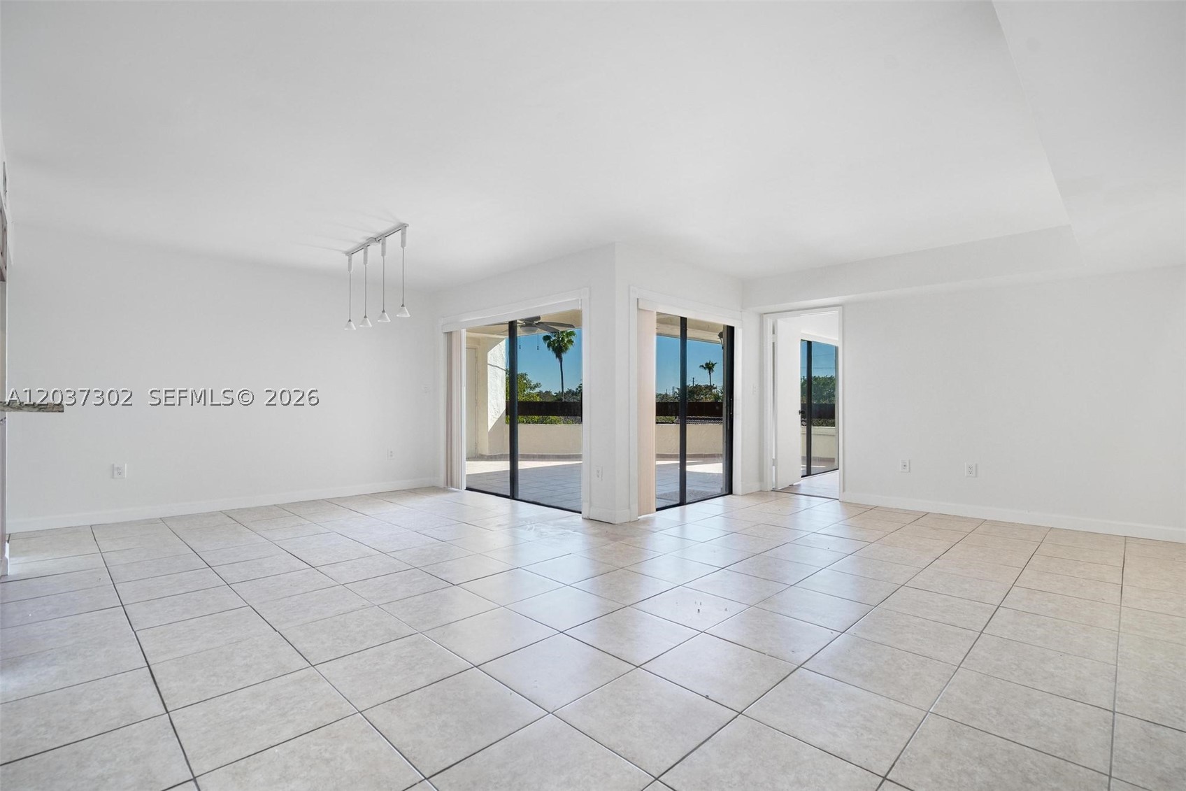 KENLAND BEND SOUTH CONDO - Residential Lease