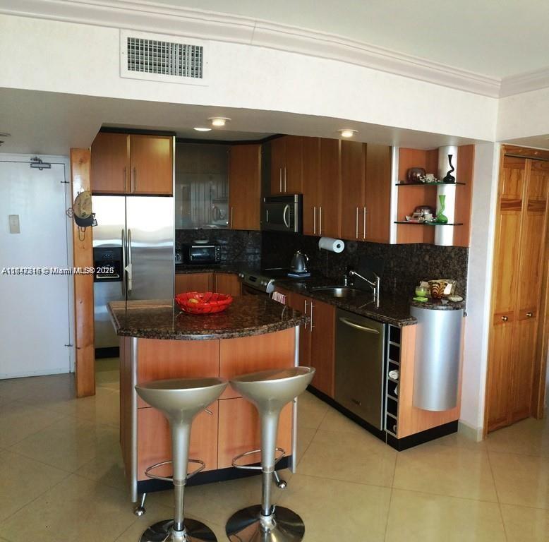 CORONADO CONDO- TOWER II - Residential