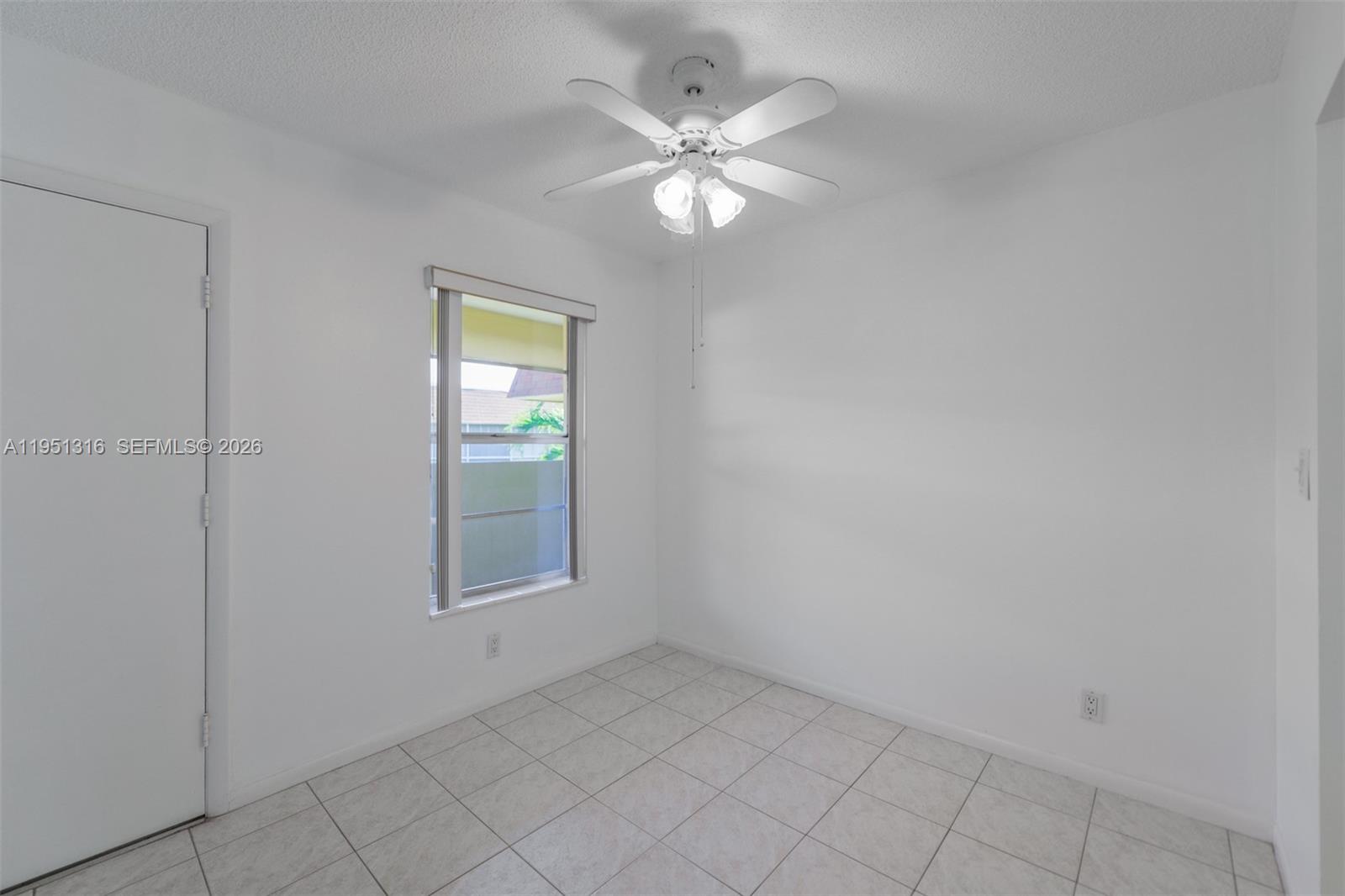 LAUDERDALE OAKS CONDO II - Residential