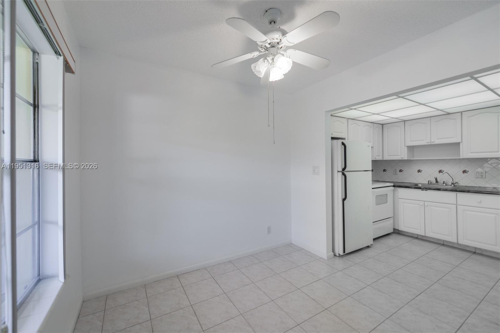LAUDERDALE OAKS CONDO II - Residential