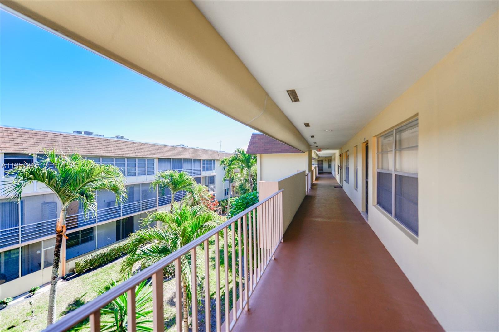 LAUDERDALE OAKS CONDO II - Residential