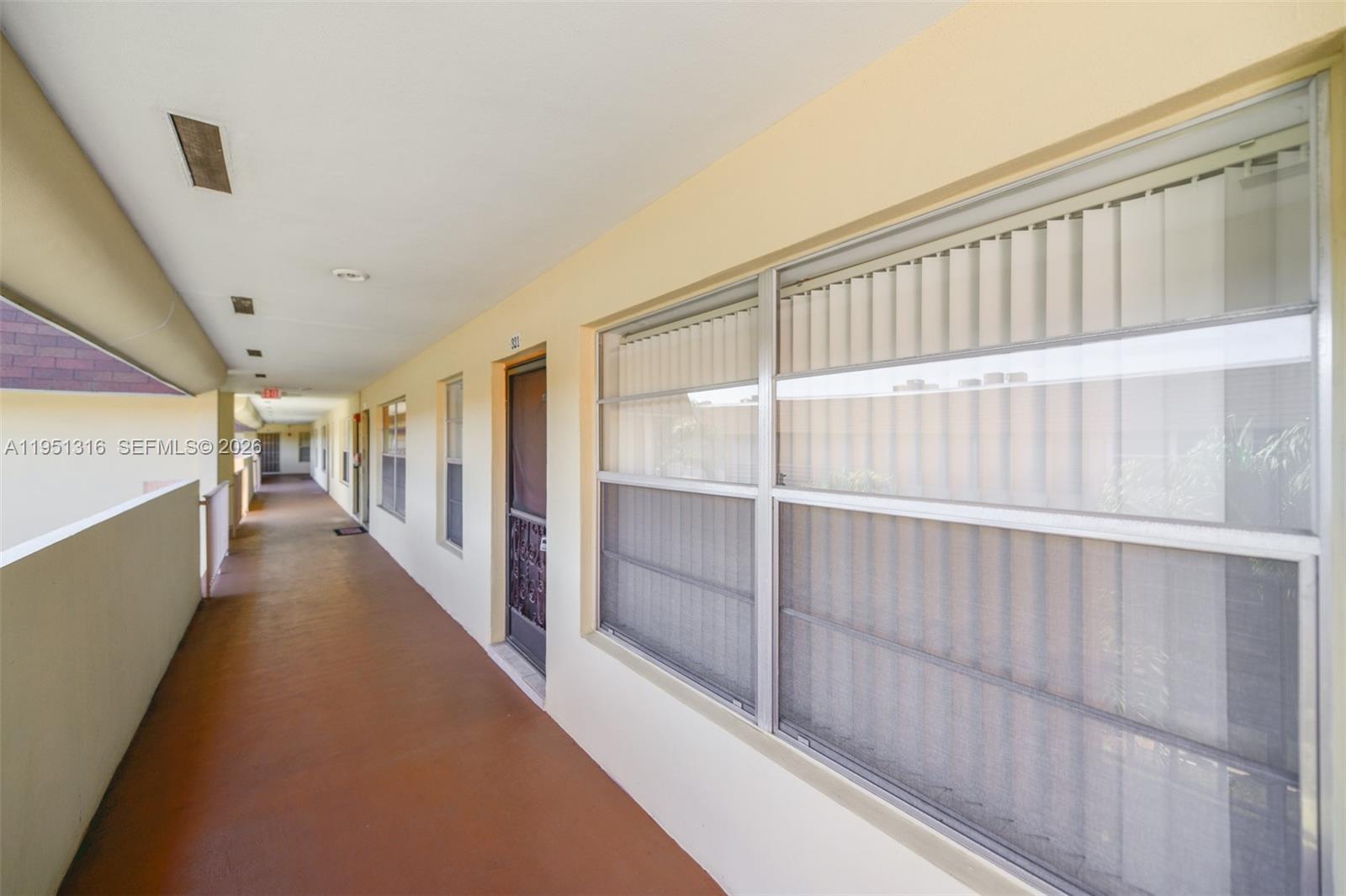 LAUDERDALE OAKS CONDO II - Residential