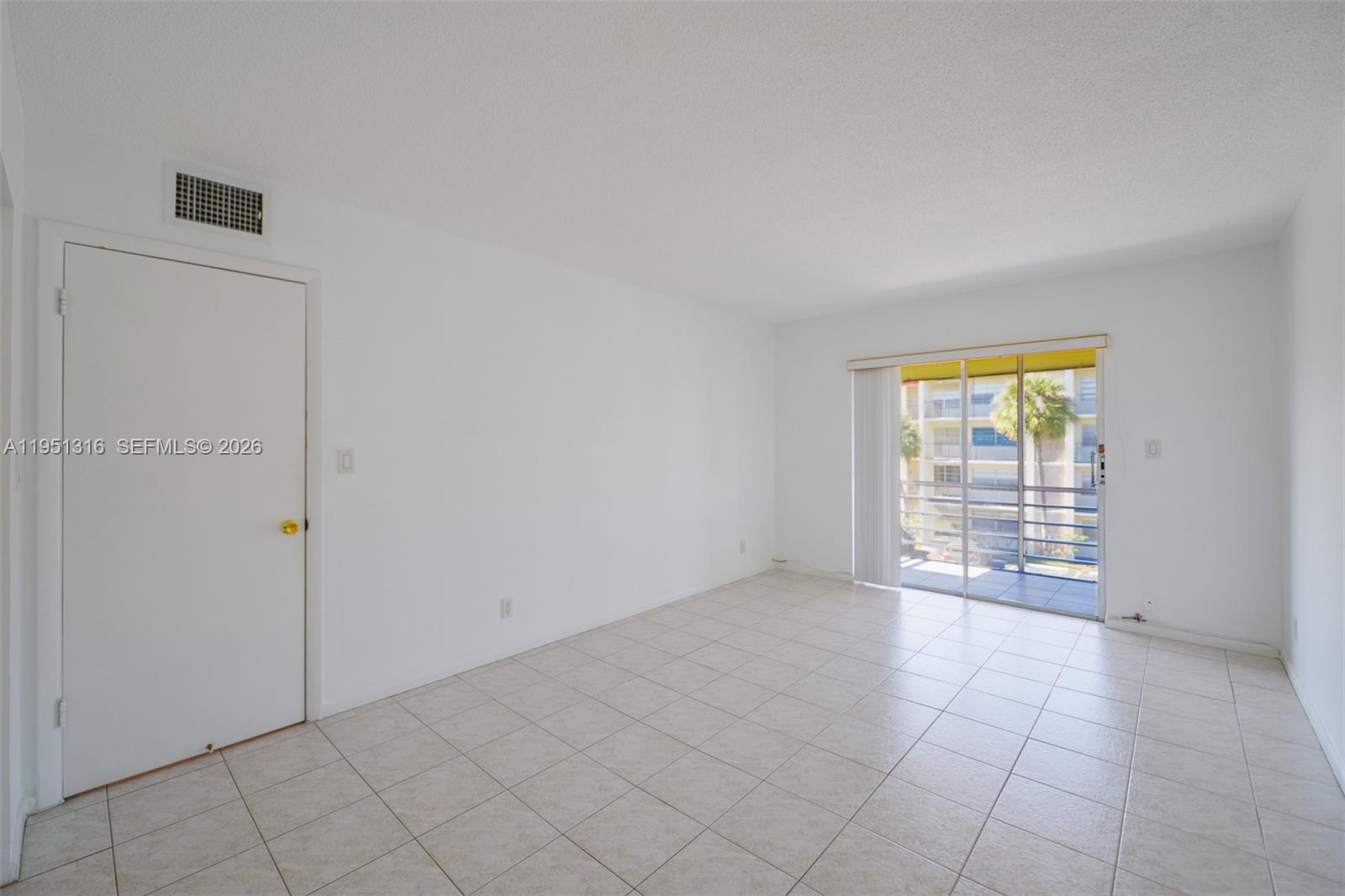 LAUDERDALE OAKS CONDO II - Residential