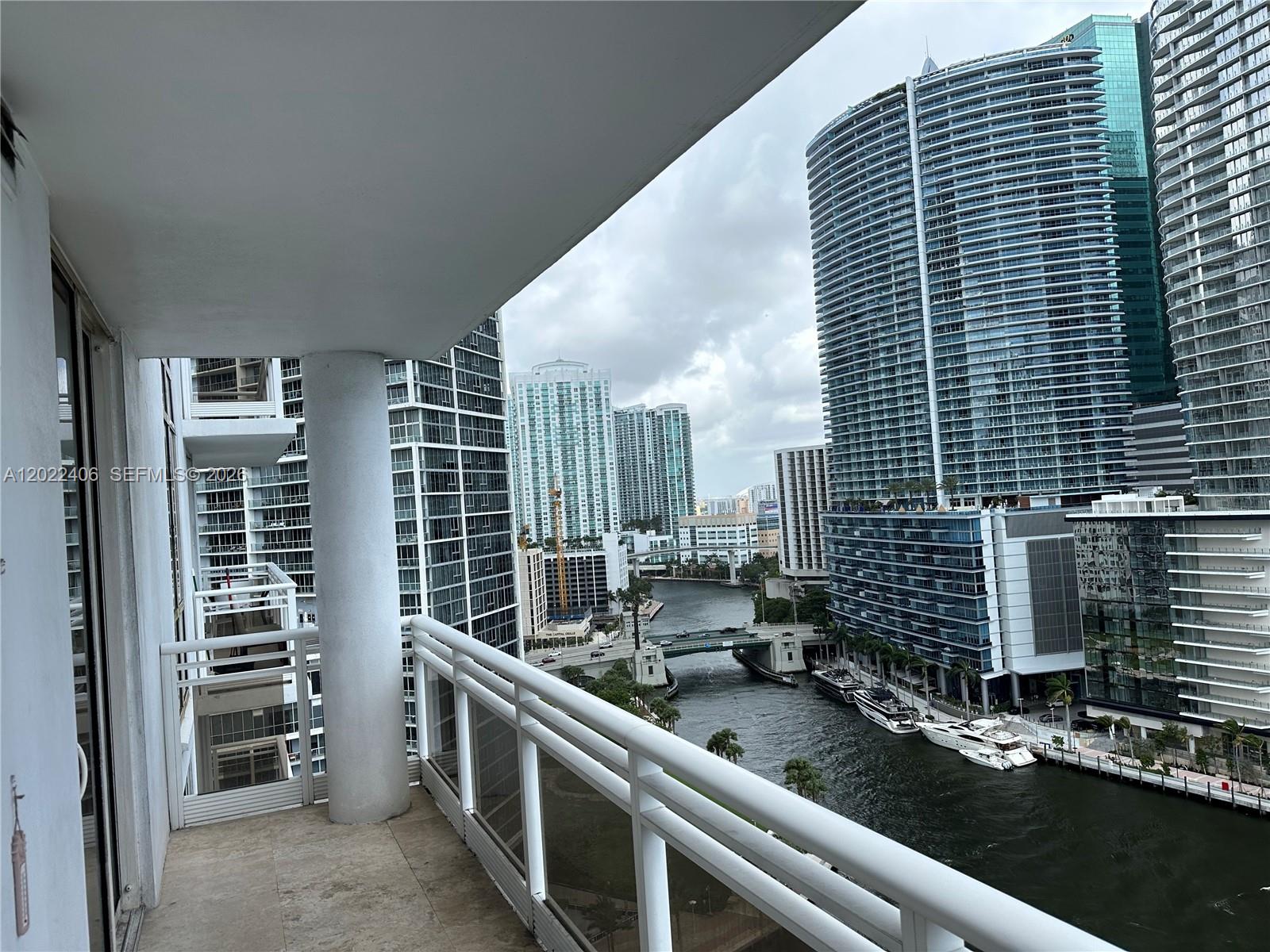 CARBONELL CONDO - Residential
