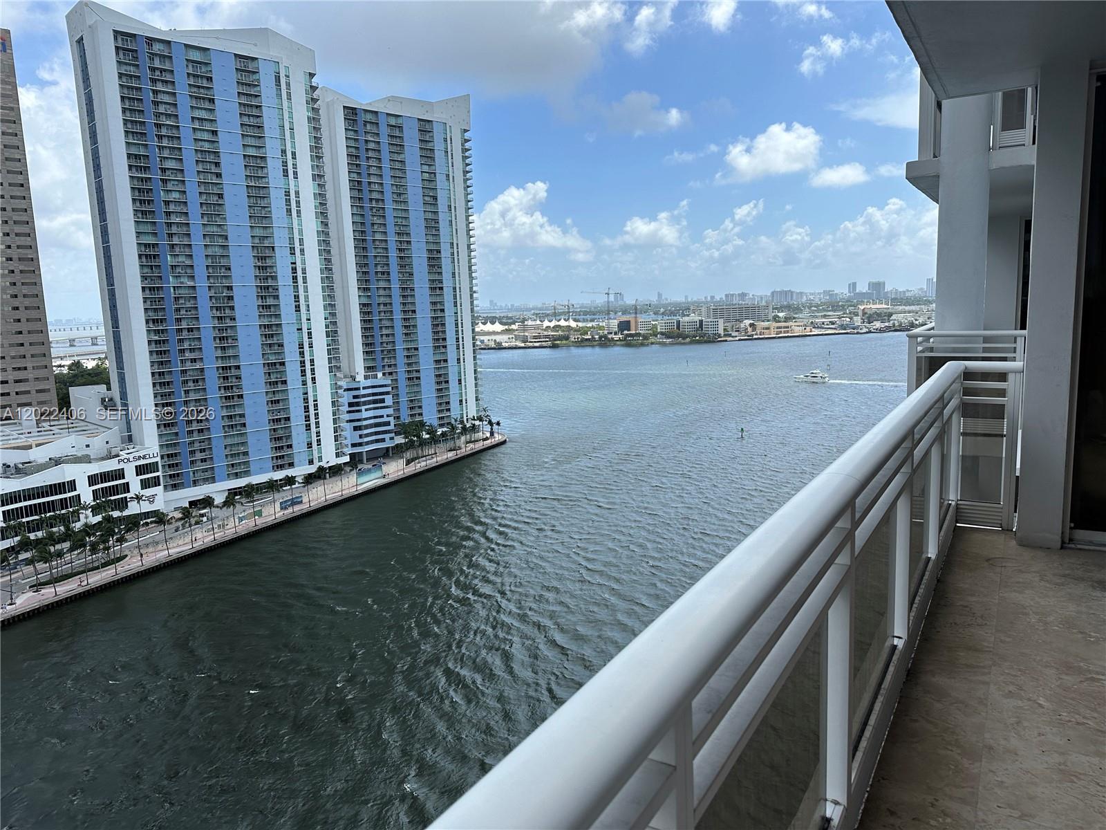 CARBONELL CONDO - Residential