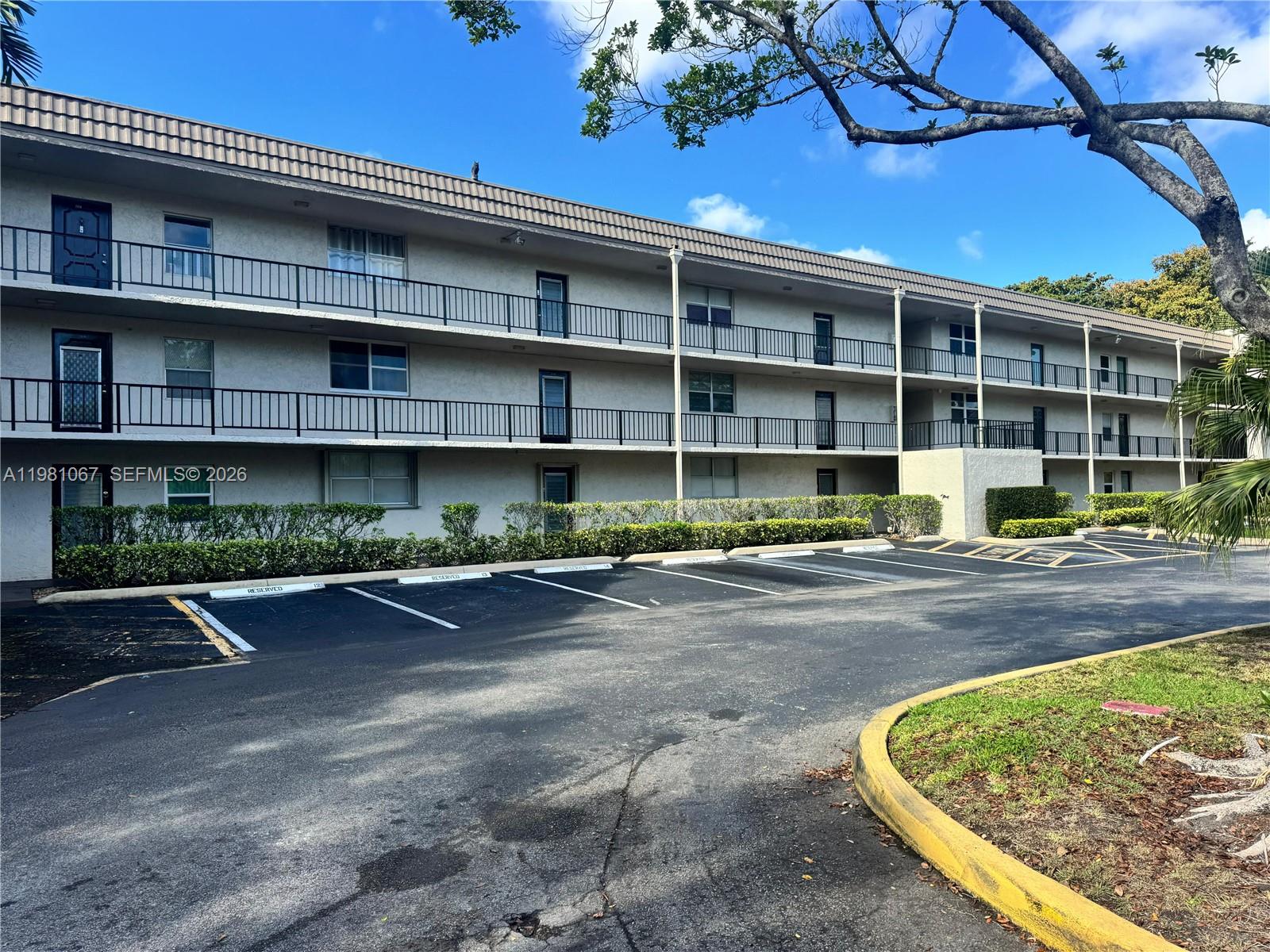 LIME BAY CONDOMINIUM 8 - Residential