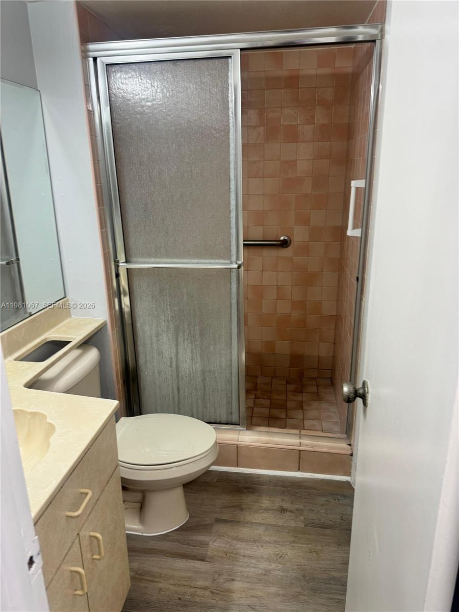 LIME BAY CONDOMINIUM 8 - Residential