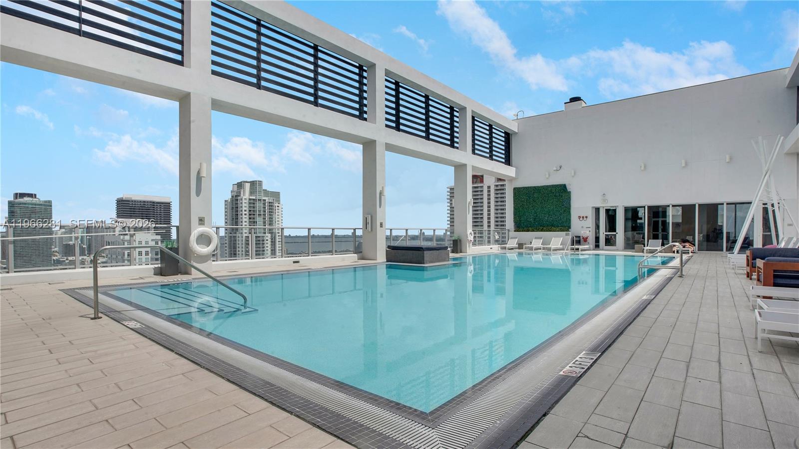 CENTRO CONDO - Residential