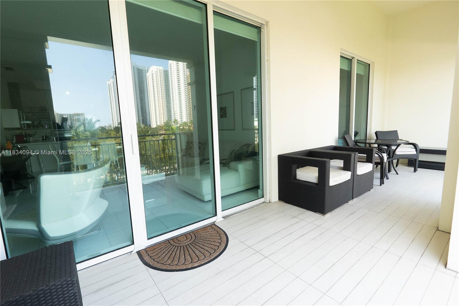 ST TROPEZ ON THE BAY 1 CO - Residential