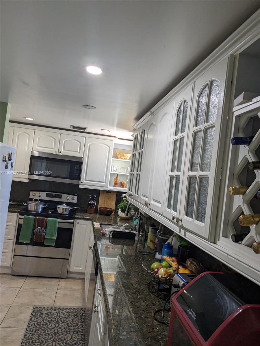 DOMINO ONE CONDO - Residential Lease