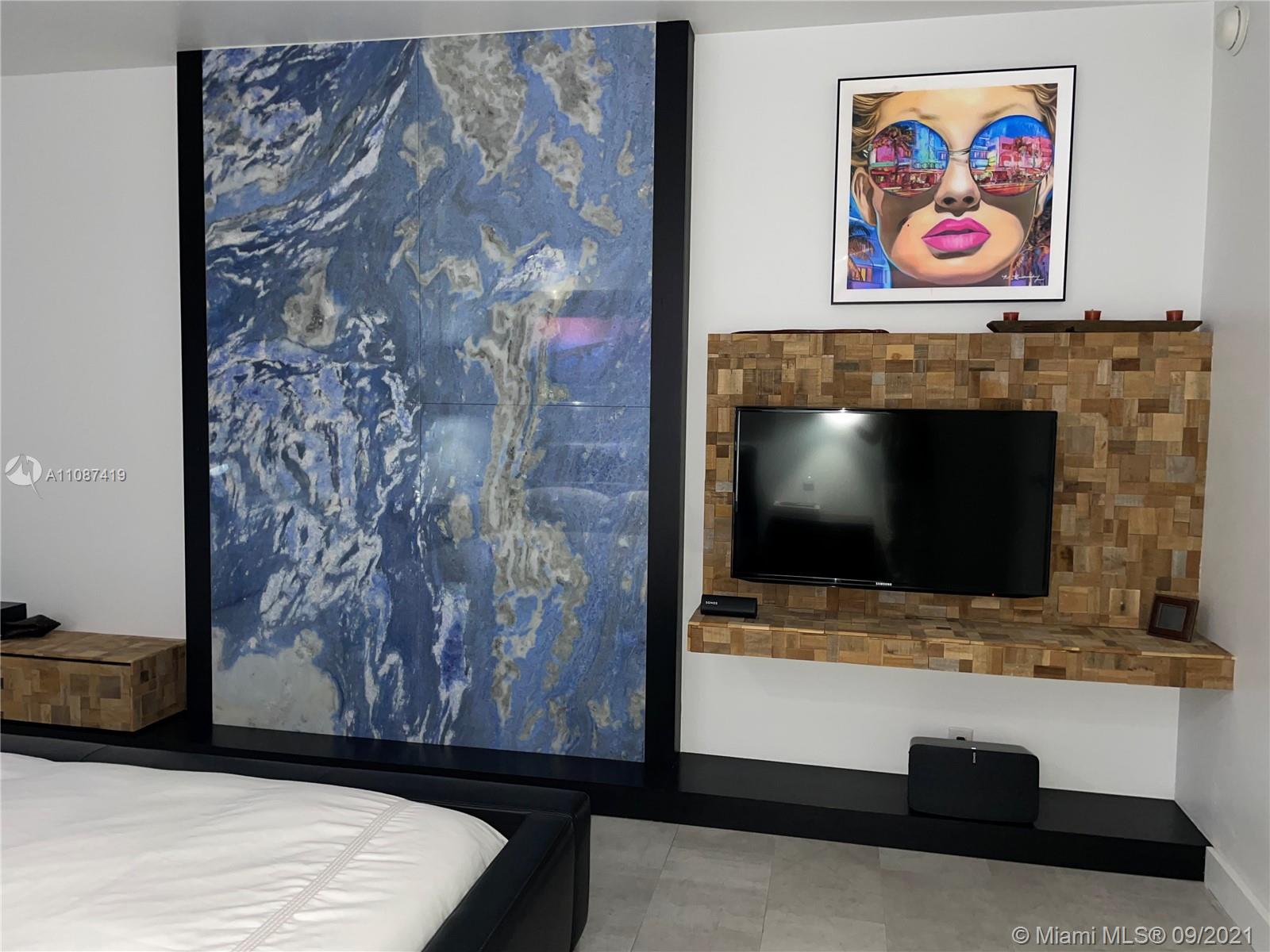MIRADOR 1000 CONDO - Residential