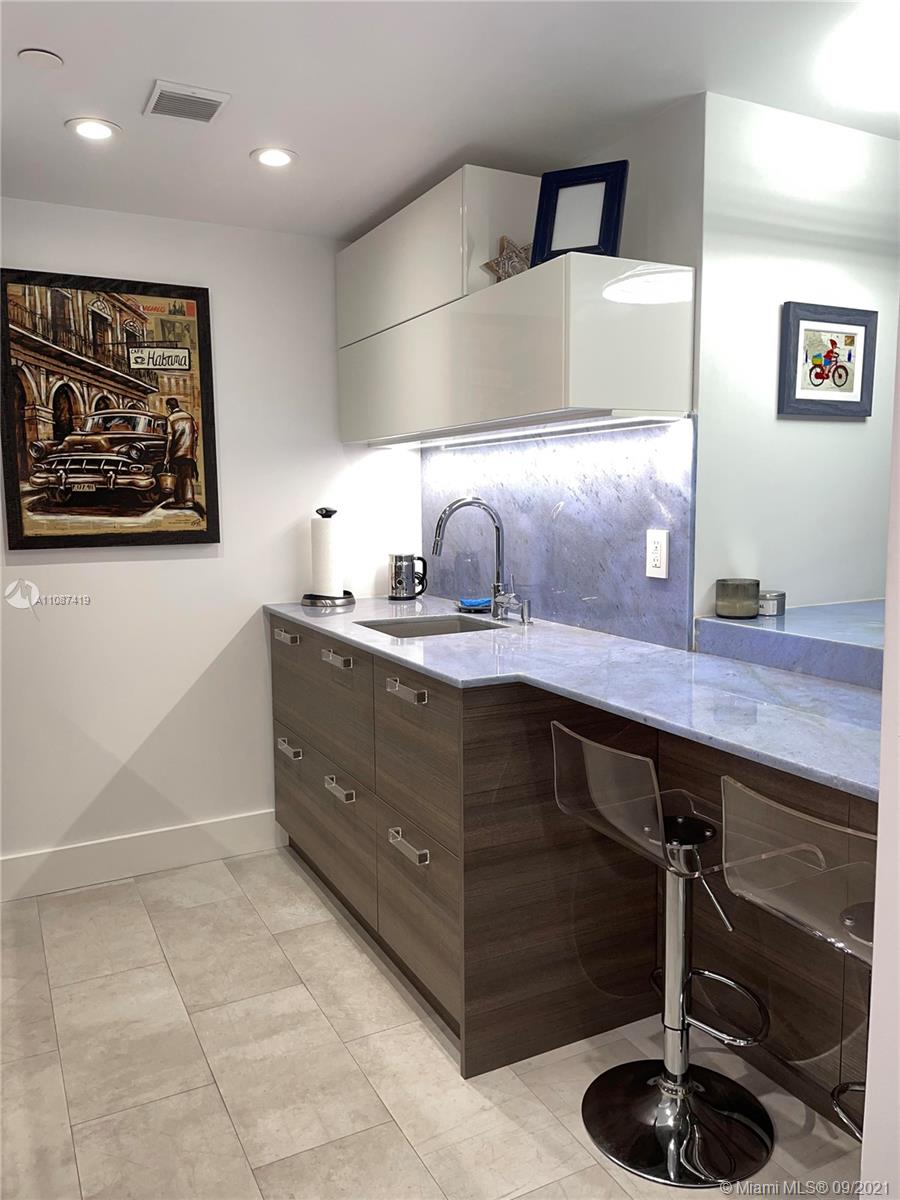 MIRADOR 1000 CONDO - Residential