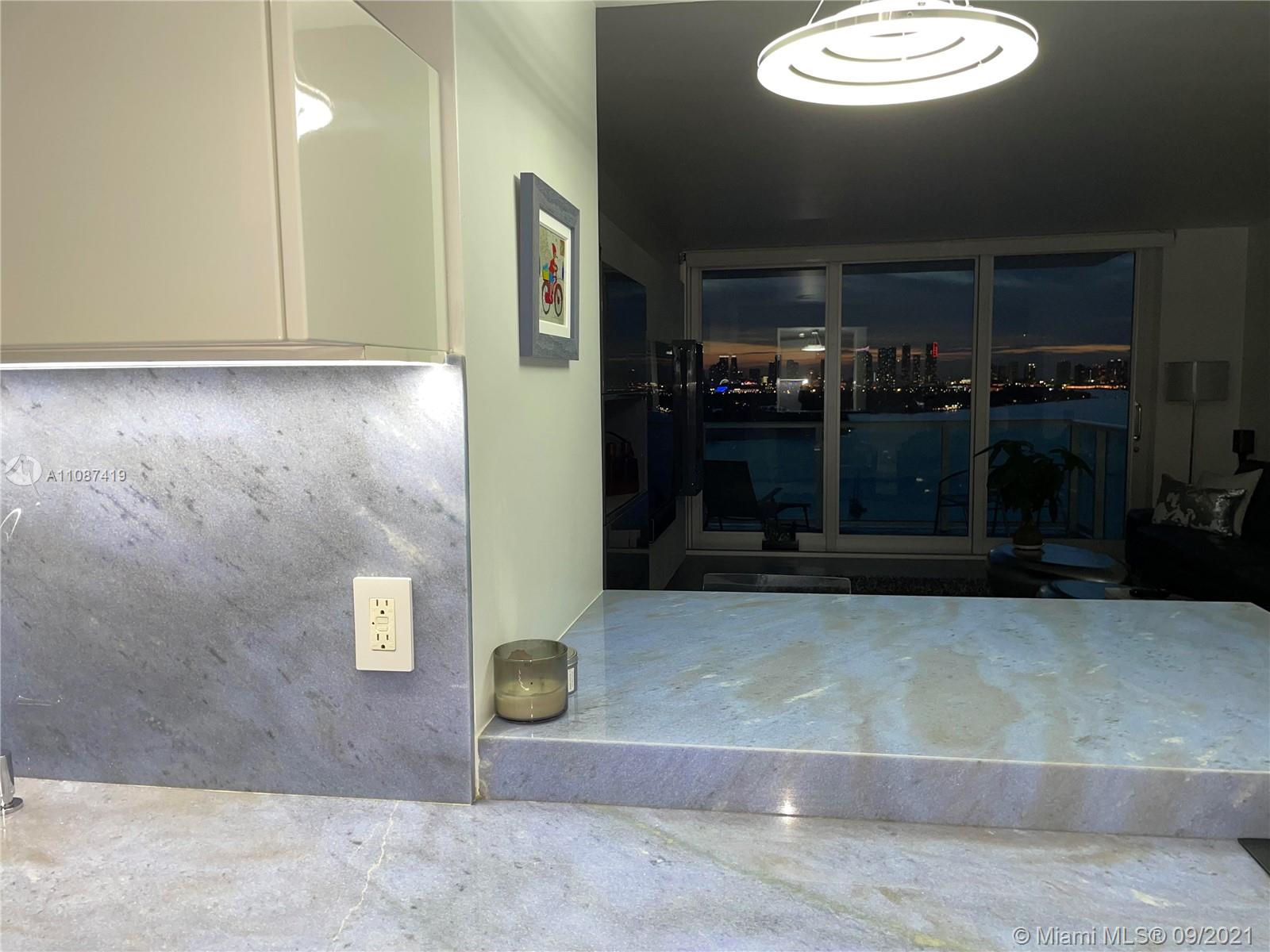 MIRADOR 1000 CONDO - Residential