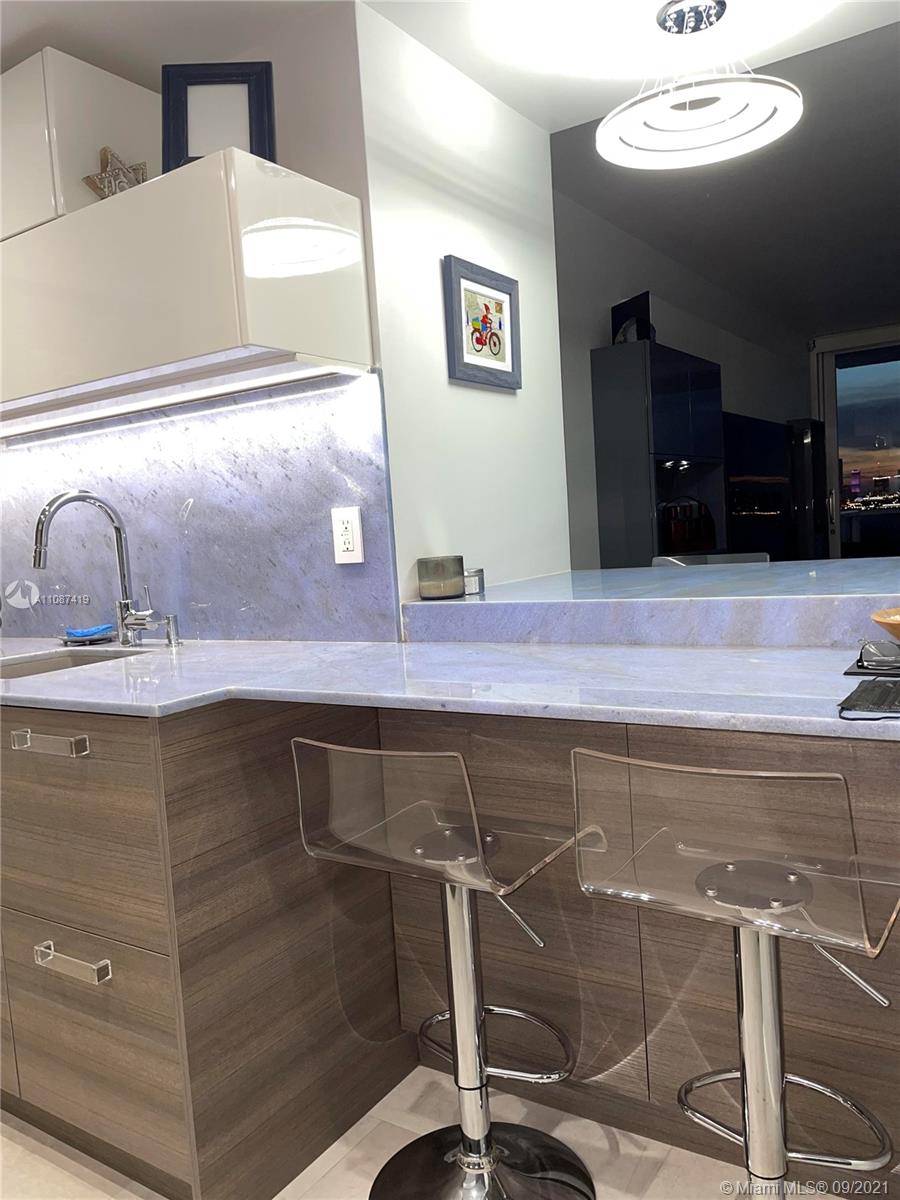 MIRADOR 1000 CONDO - Residential