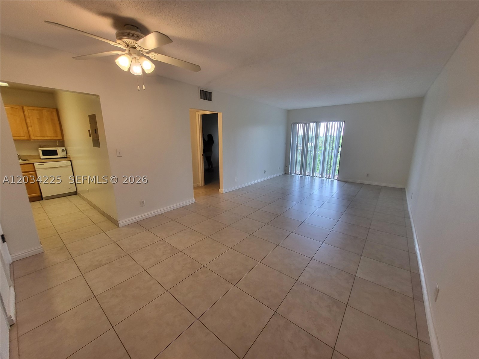 NEWPORT CONDO - Residential Lease