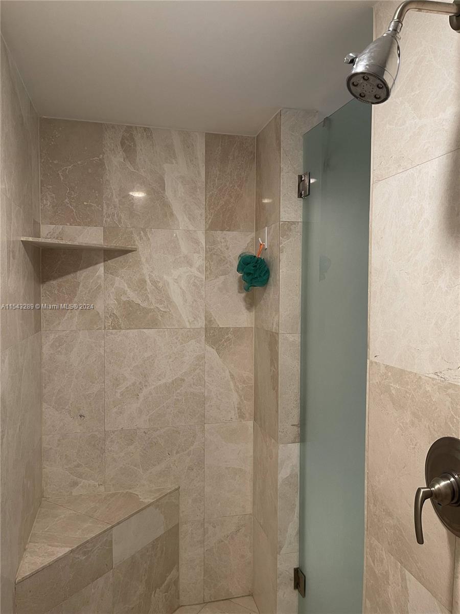 THE PENINSULA II CONDO - Residential Lease