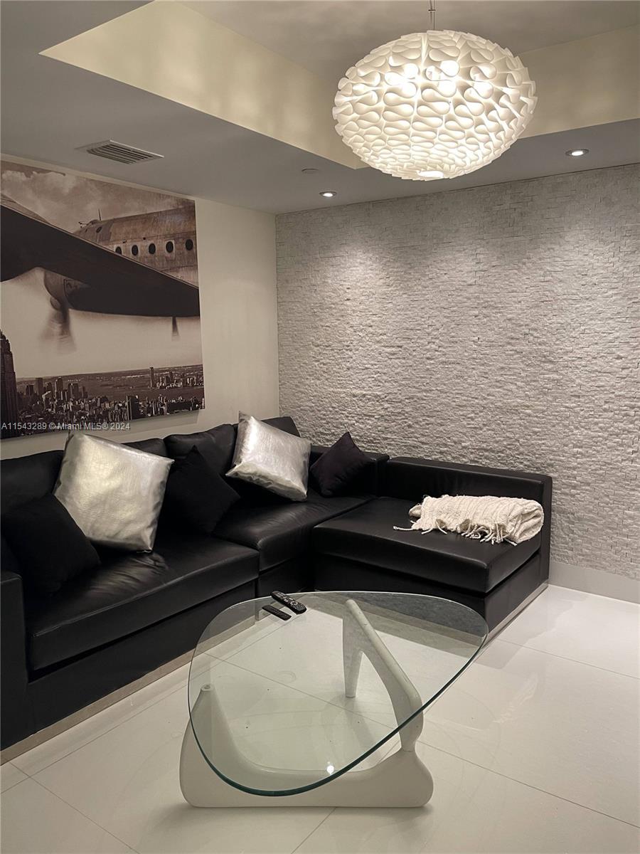 THE PENINSULA II CONDO - Residential Lease