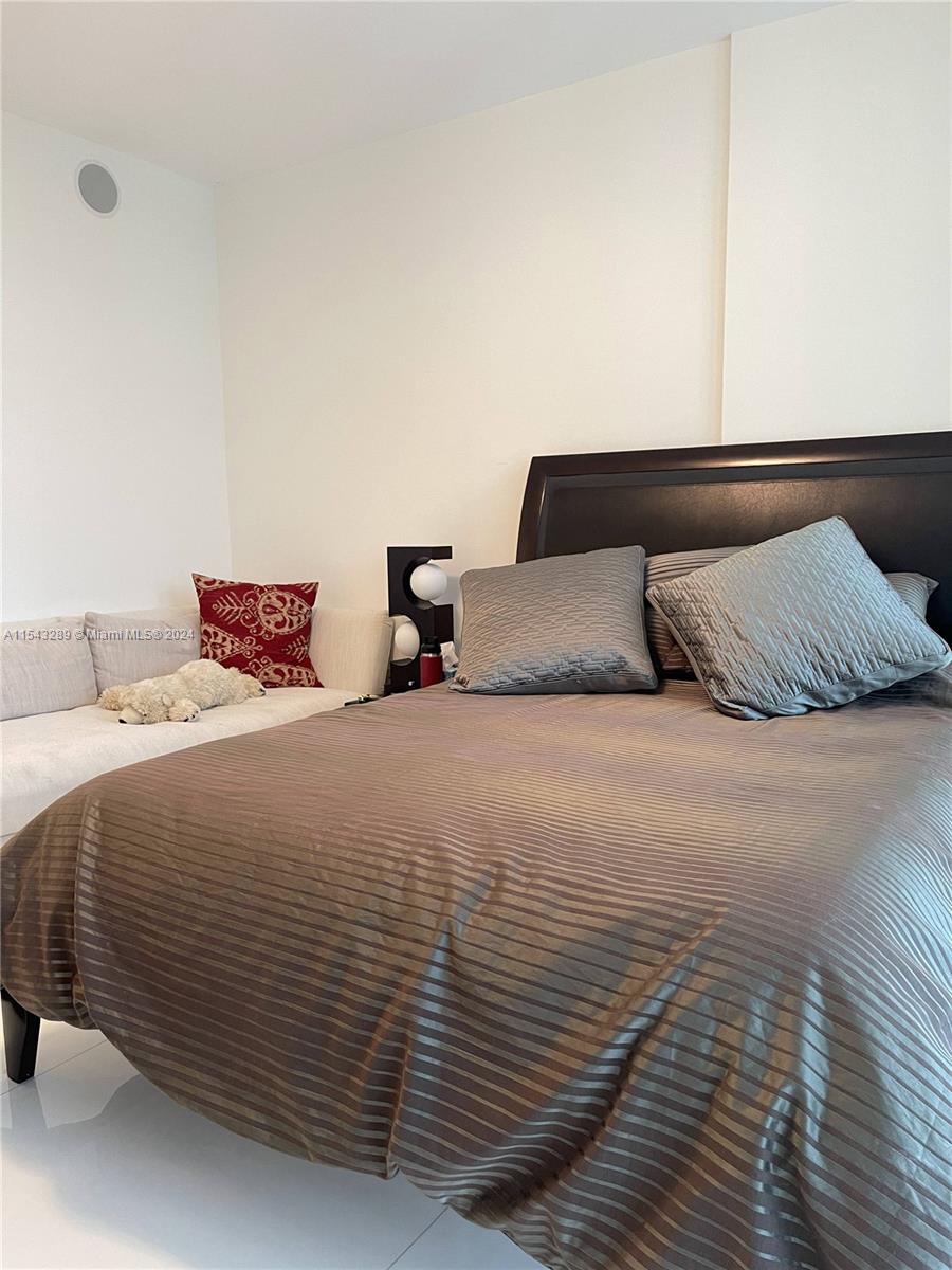 THE PENINSULA II CONDO - Residential Lease