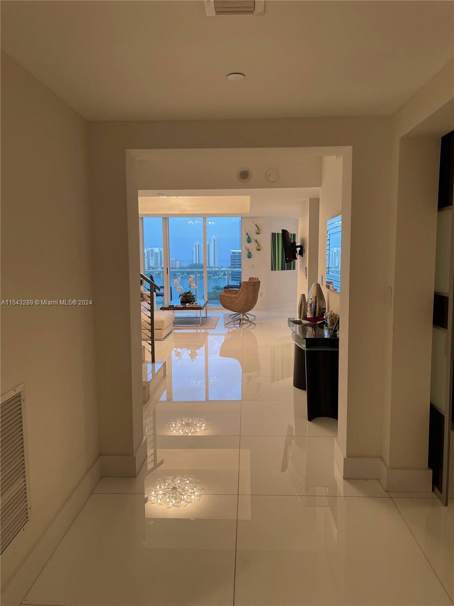 THE PENINSULA II CONDO - Residential Lease