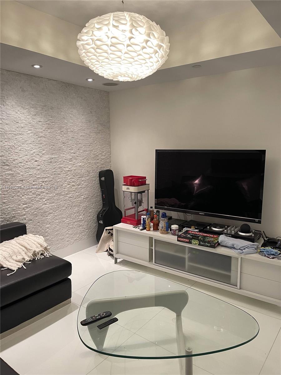 THE PENINSULA II CONDO - Residential Lease