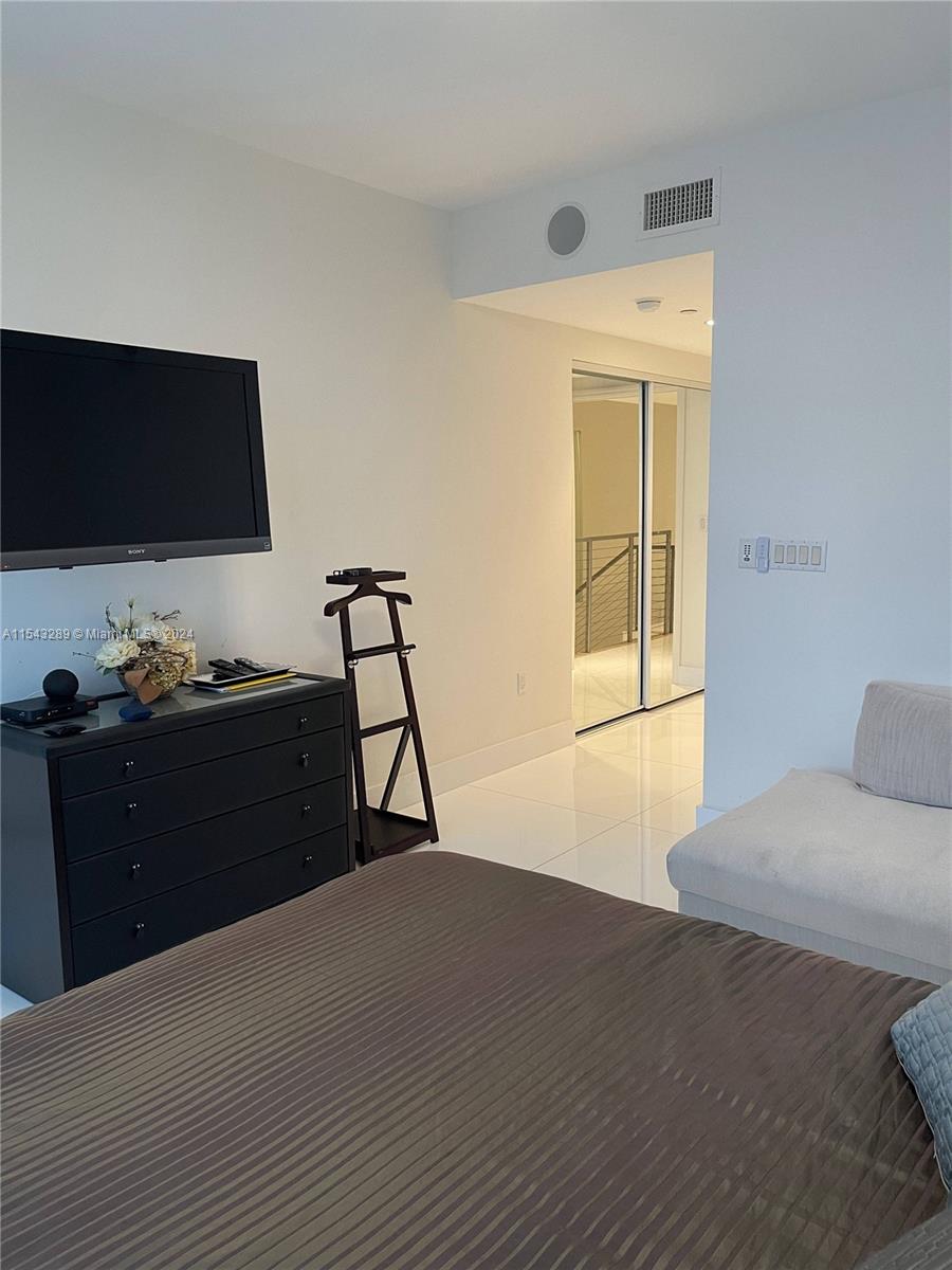 THE PENINSULA II CONDO - Residential Lease