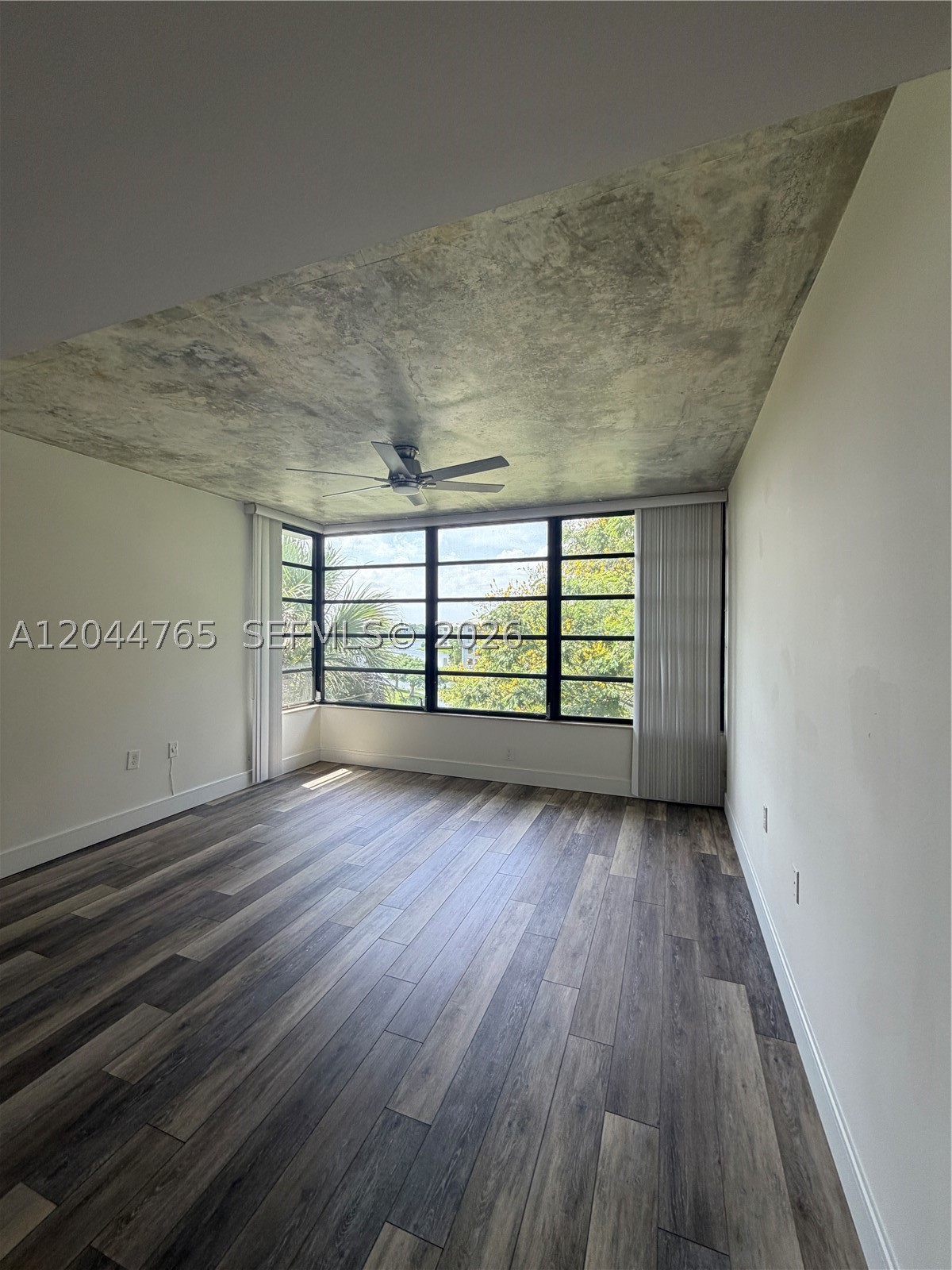 CONDO 25 OF WHITEHALL CON - Residential Lease