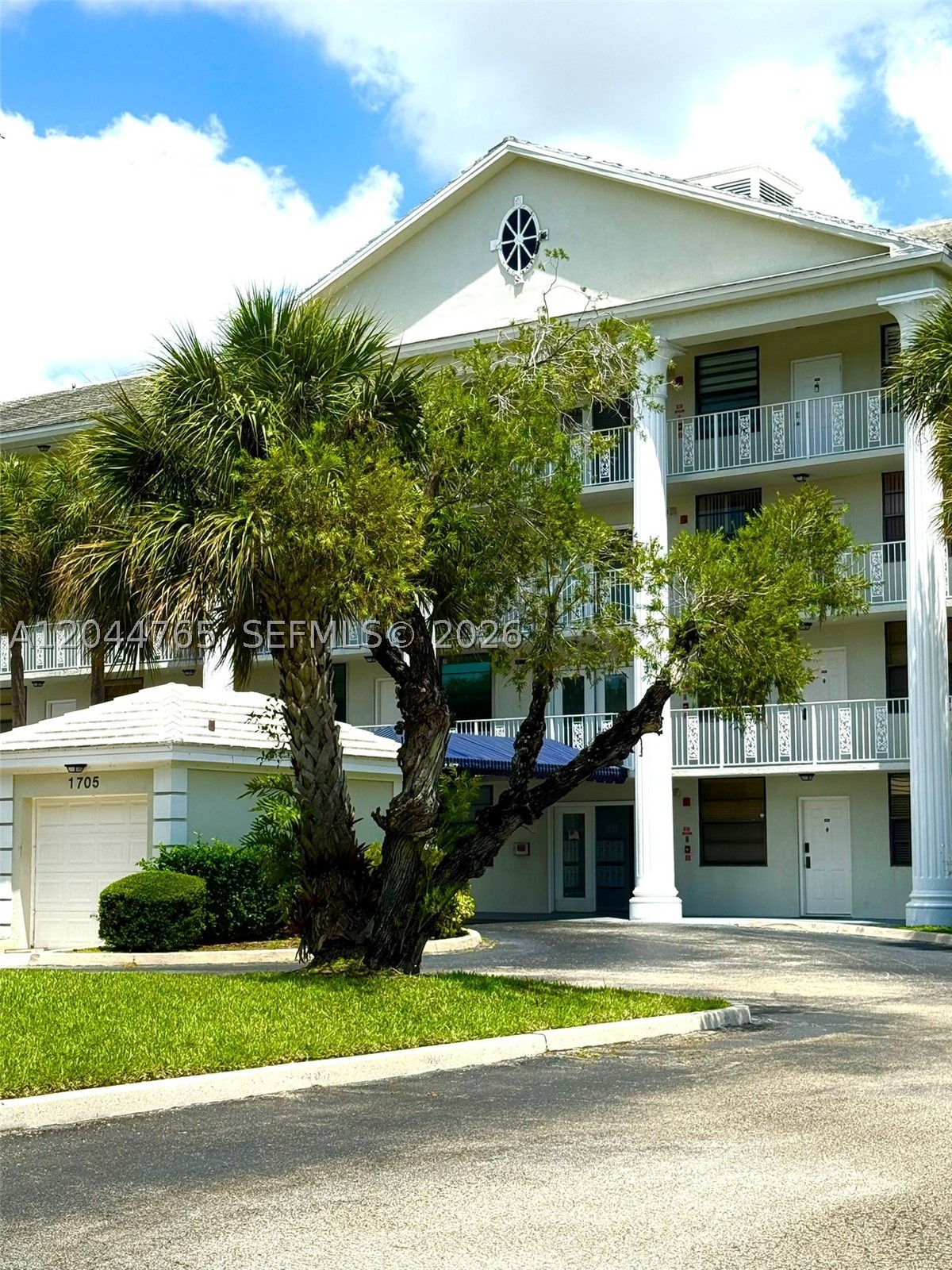 CONDO 25 OF WHITEHALL CON - Residential Lease