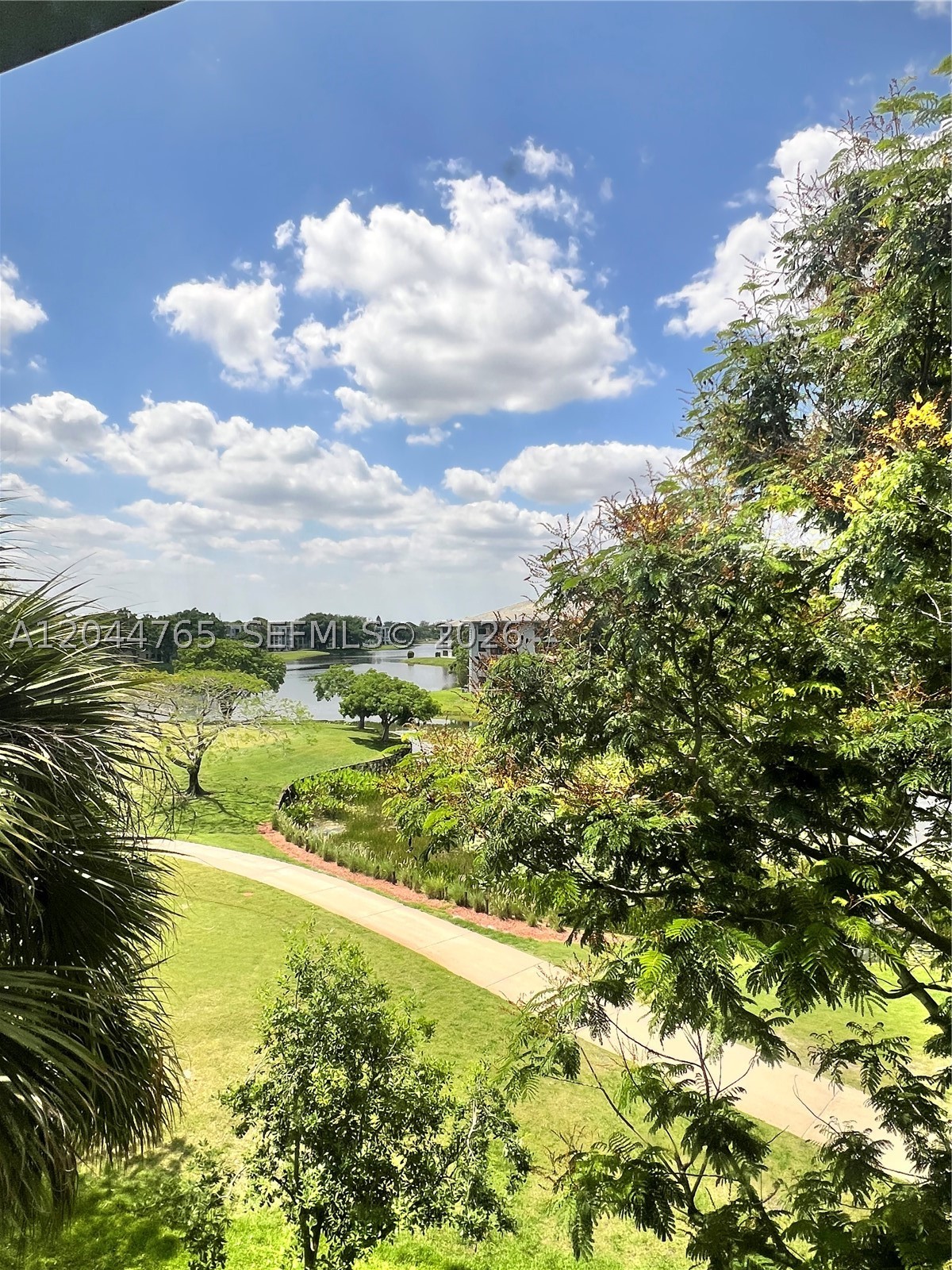 CONDO 25 OF WHITEHALL CON - Residential Lease
